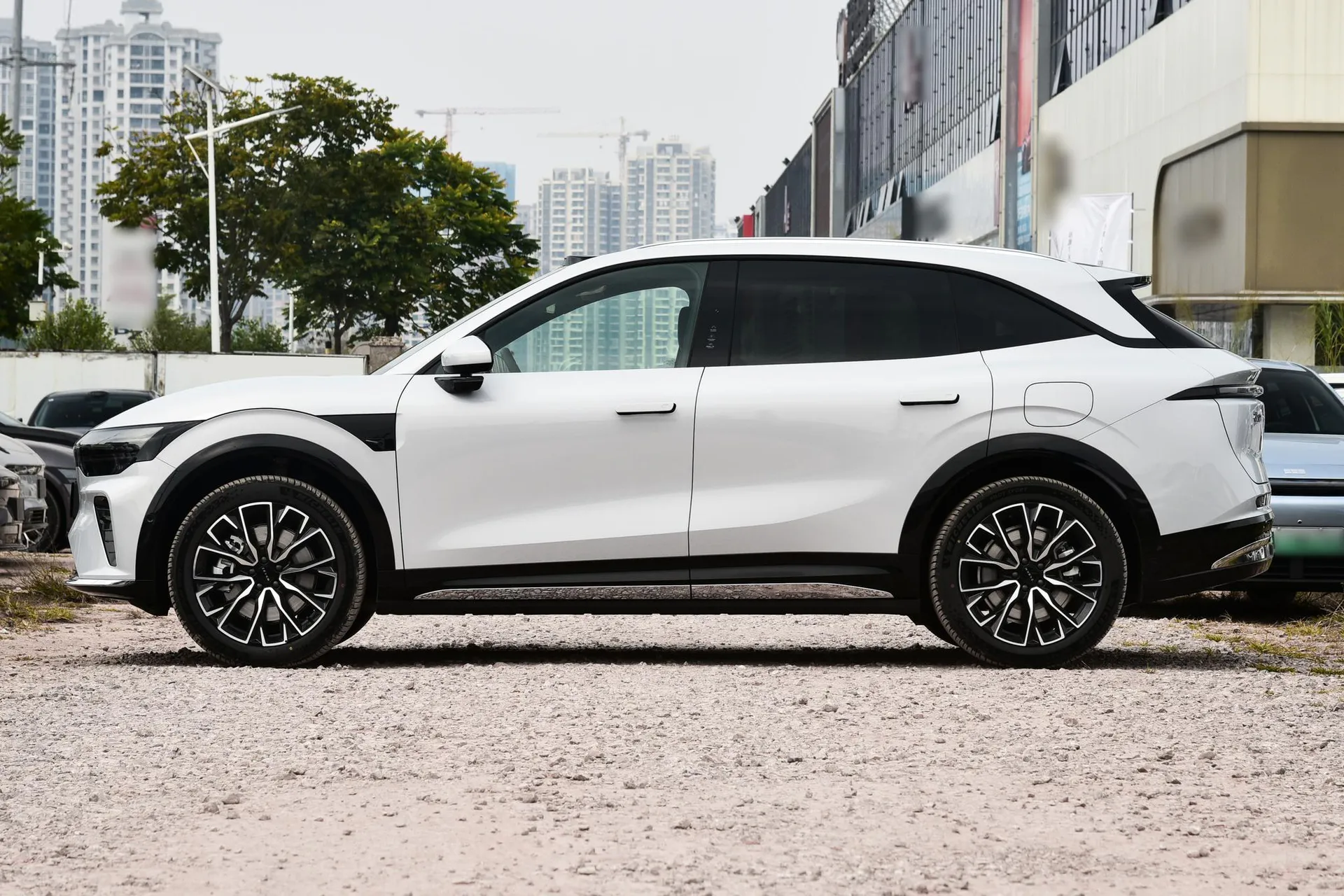  7X 103kWh RWD Max