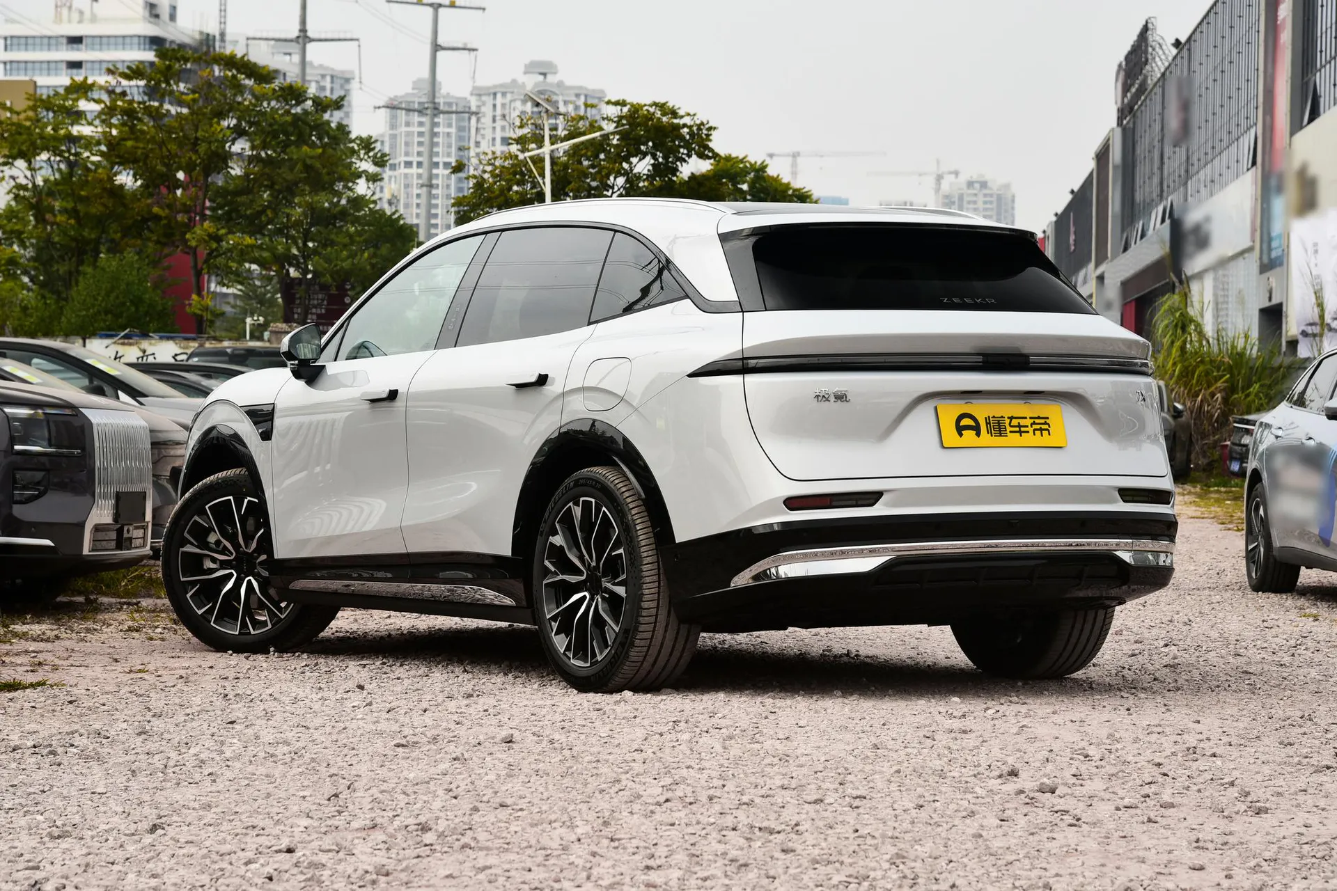  7X 103kWh RWD Max