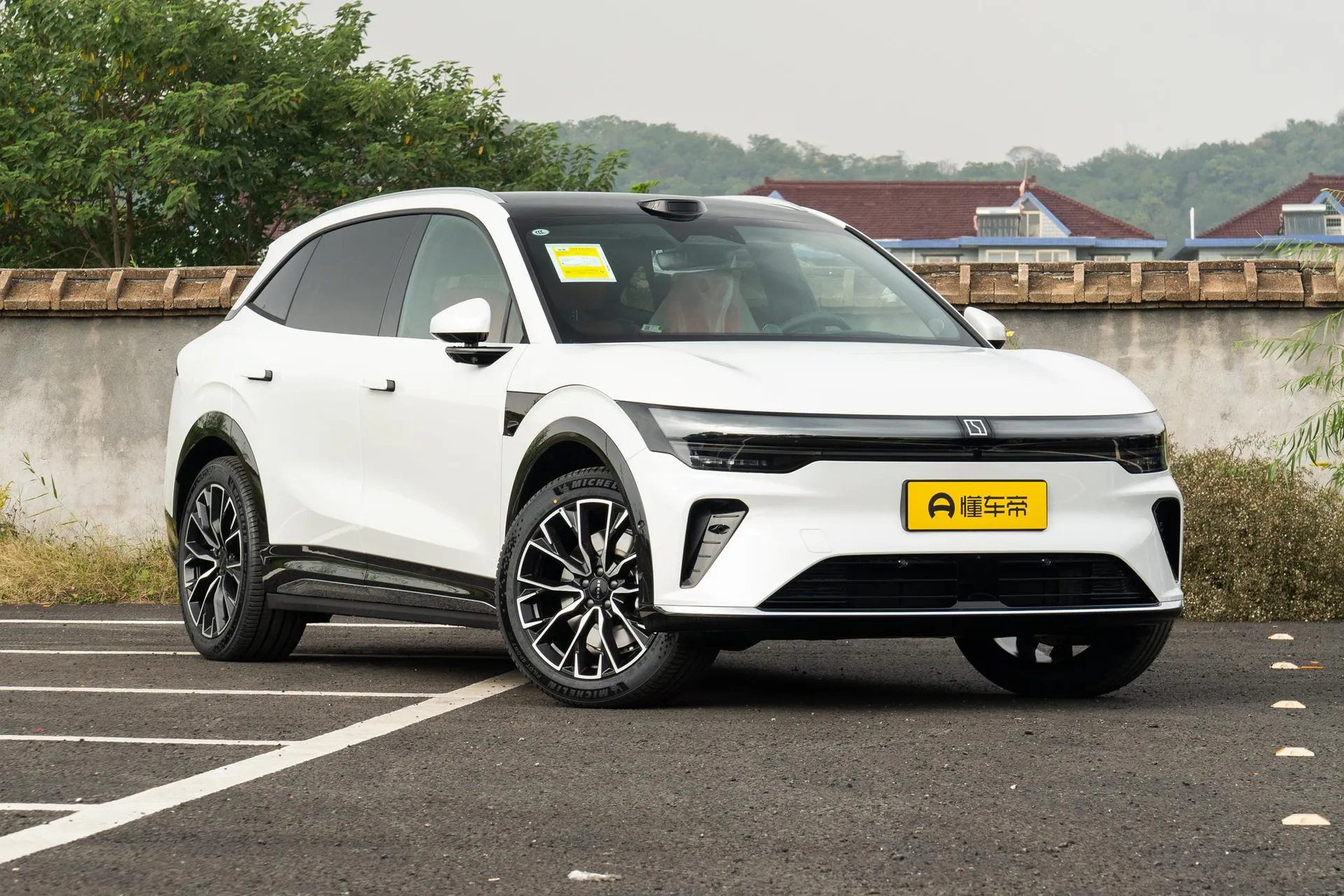  7X 103kWh RWD Max