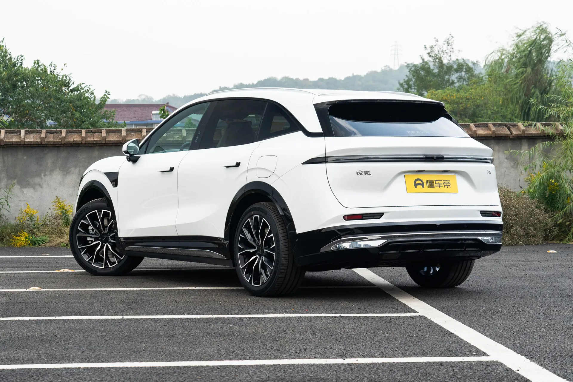  7X 103kWh RWD Max