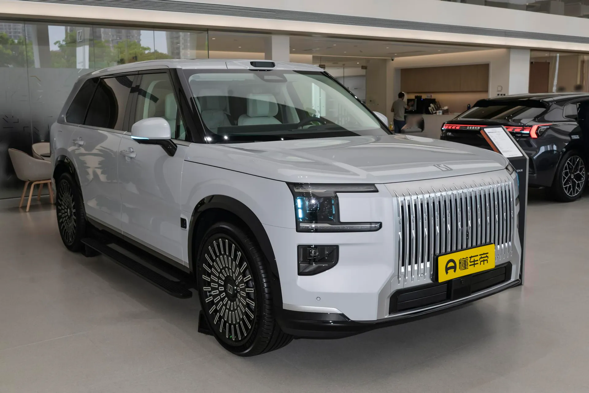  9X Max 55kWh 6-Seater