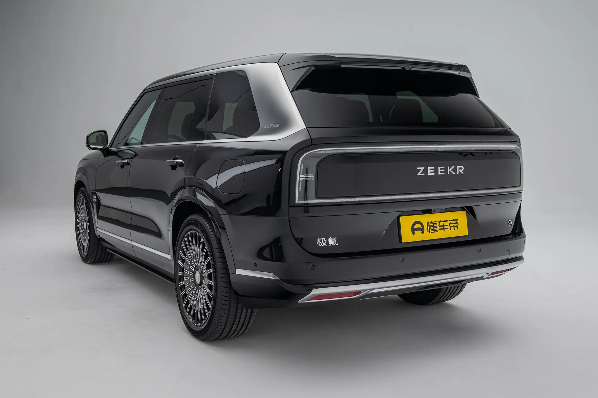  9X Ultra 55kWh 6-Seater