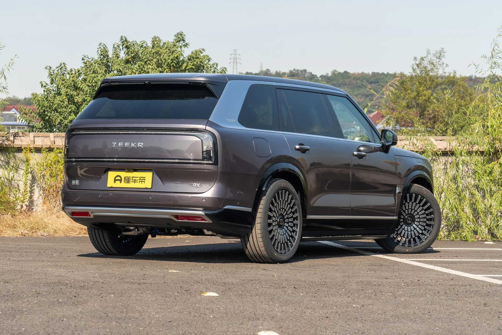  9X Ultra 55kWh 6-Seater