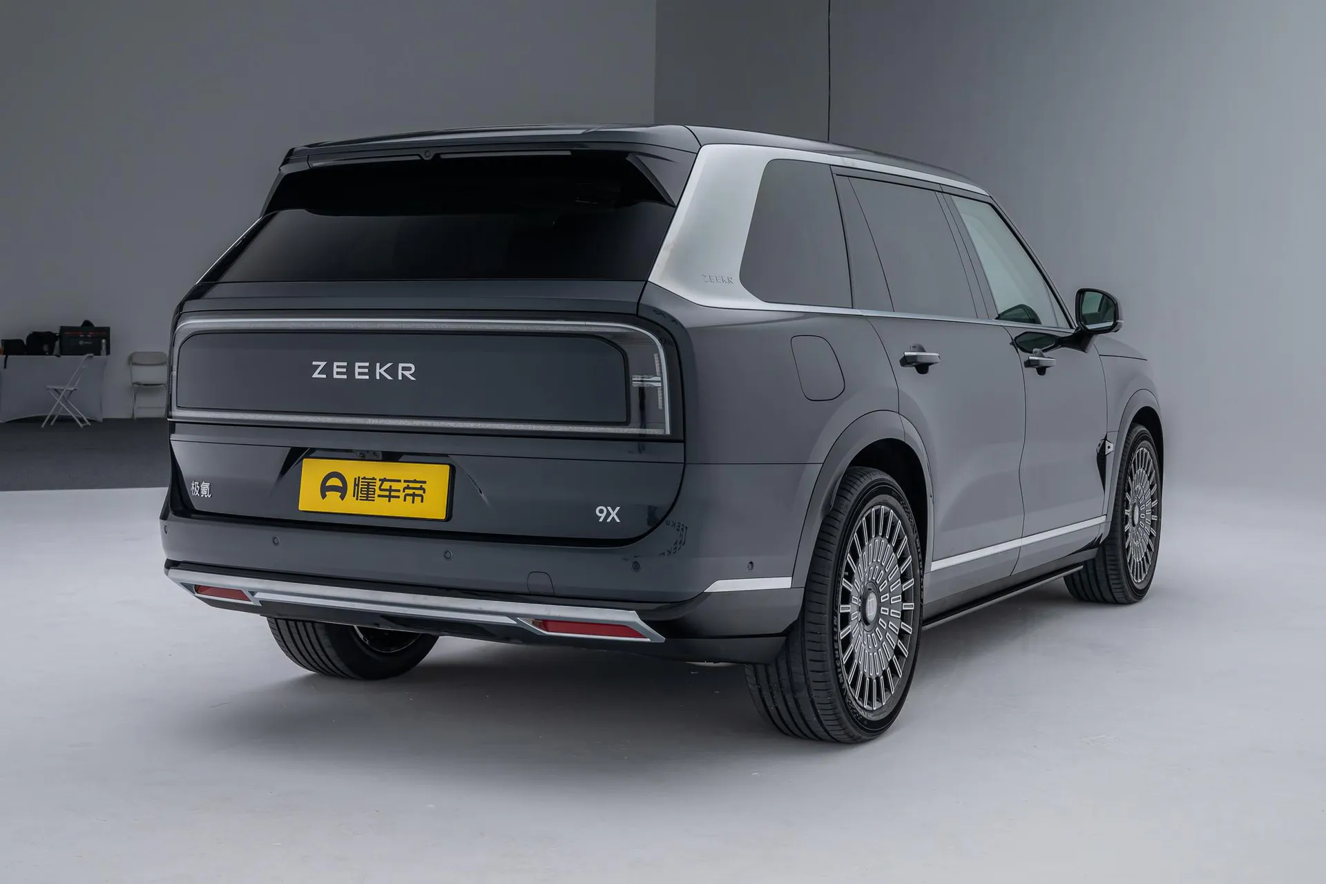  9X Ultra 55kWh 6-Seater