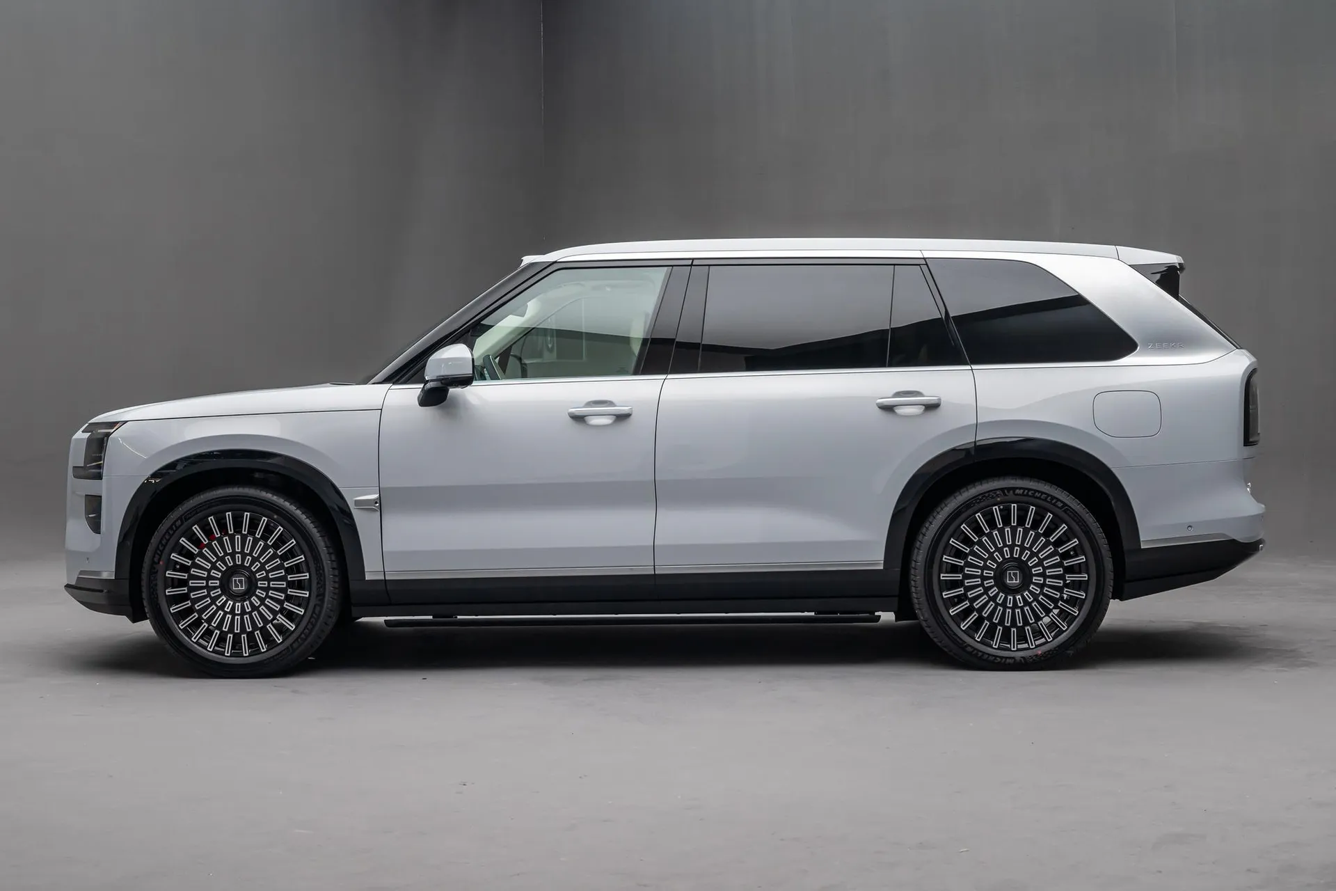  9X Ultra 55kWh 6-Seater