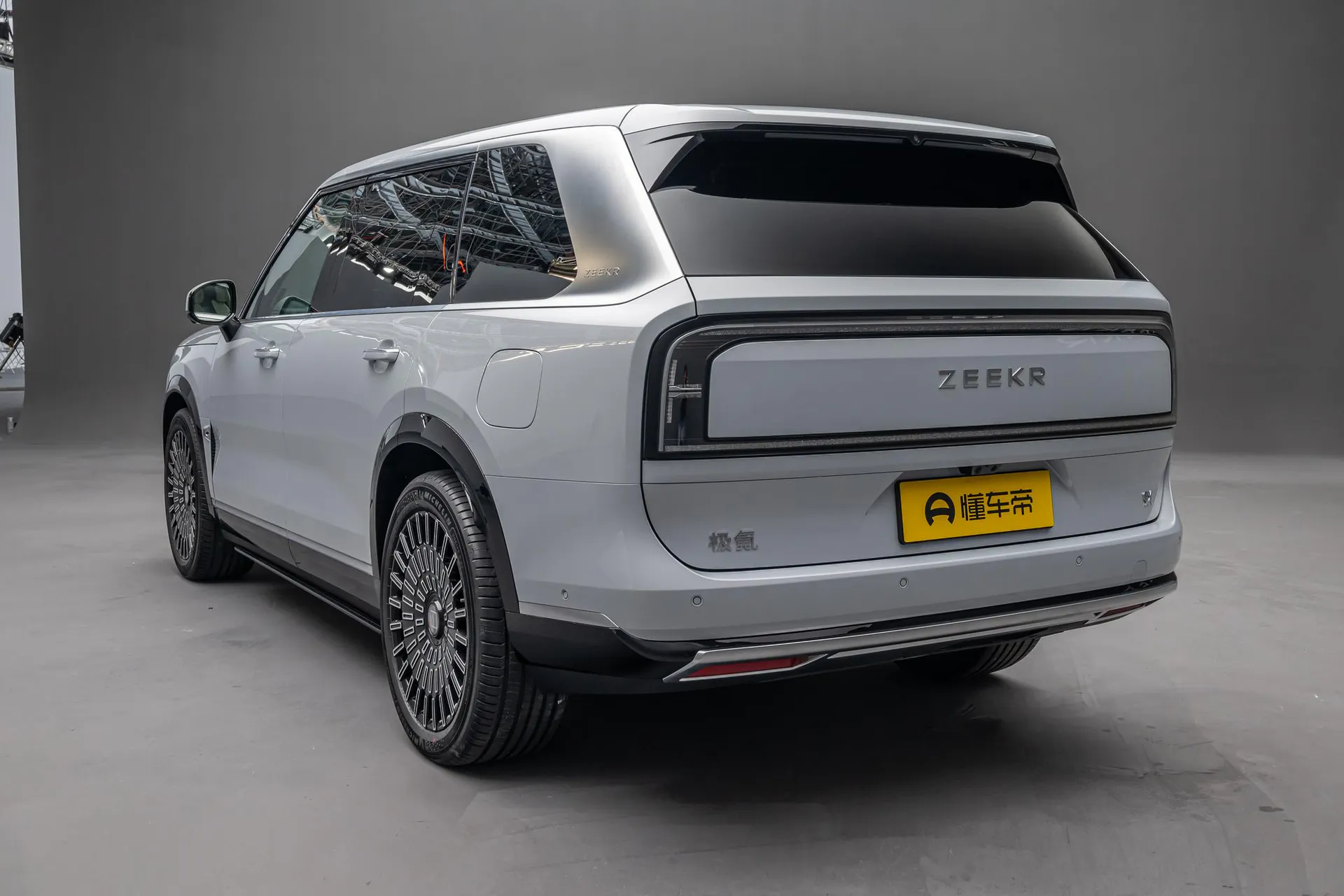  9X Ultra 55kWh 6-Seater