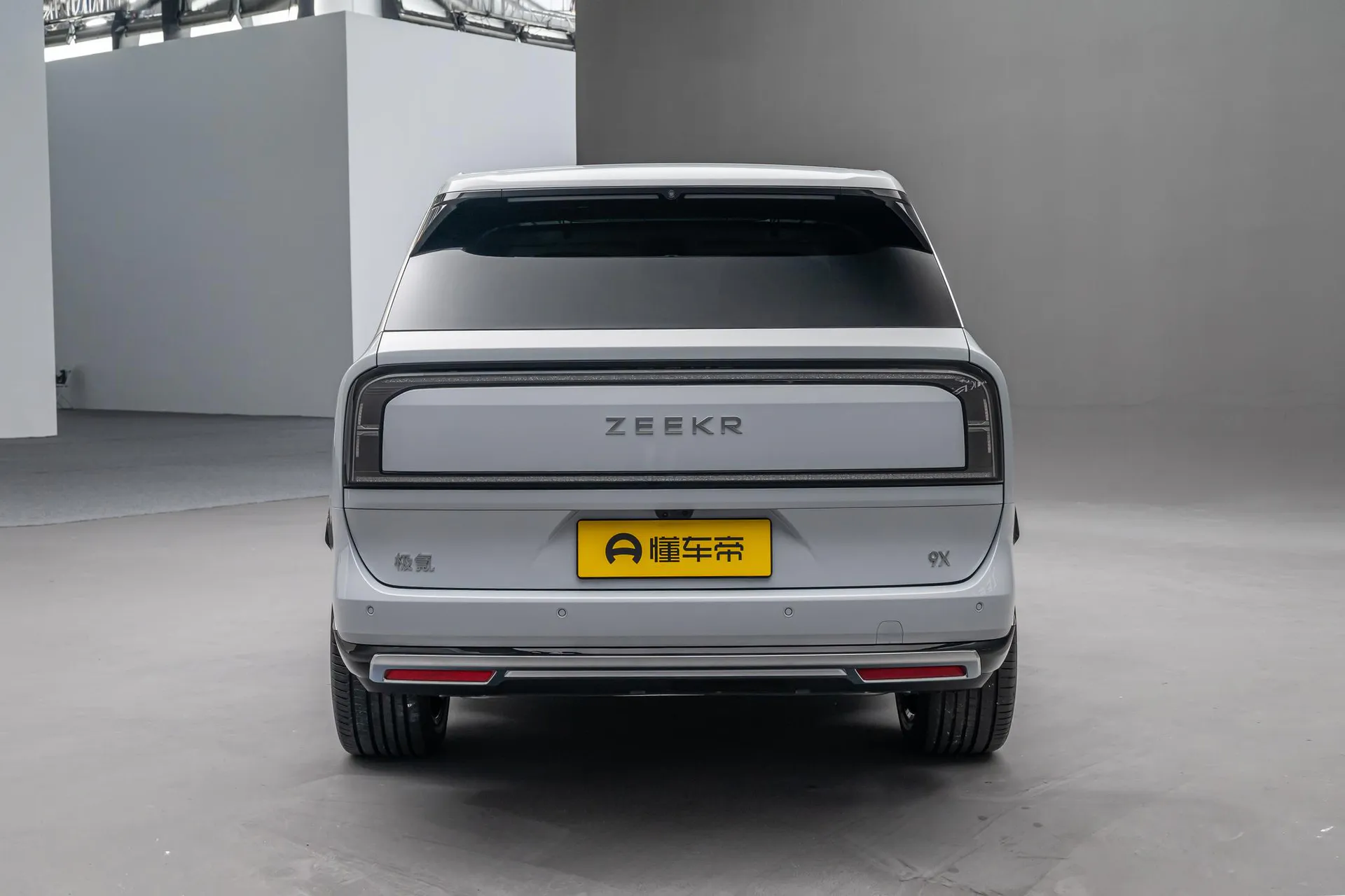  9X Ultra 55kWh 6-Seater