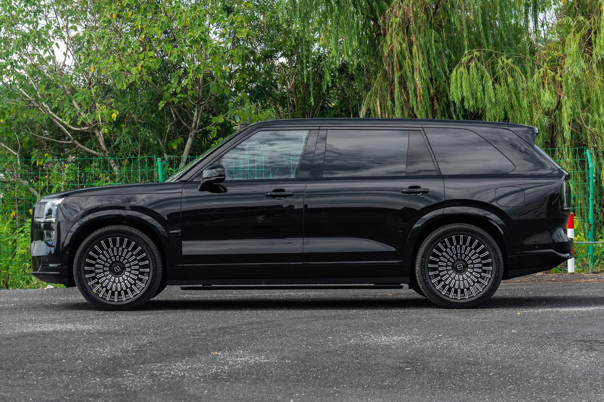  9X Ultra 70kWh 6-Seater
