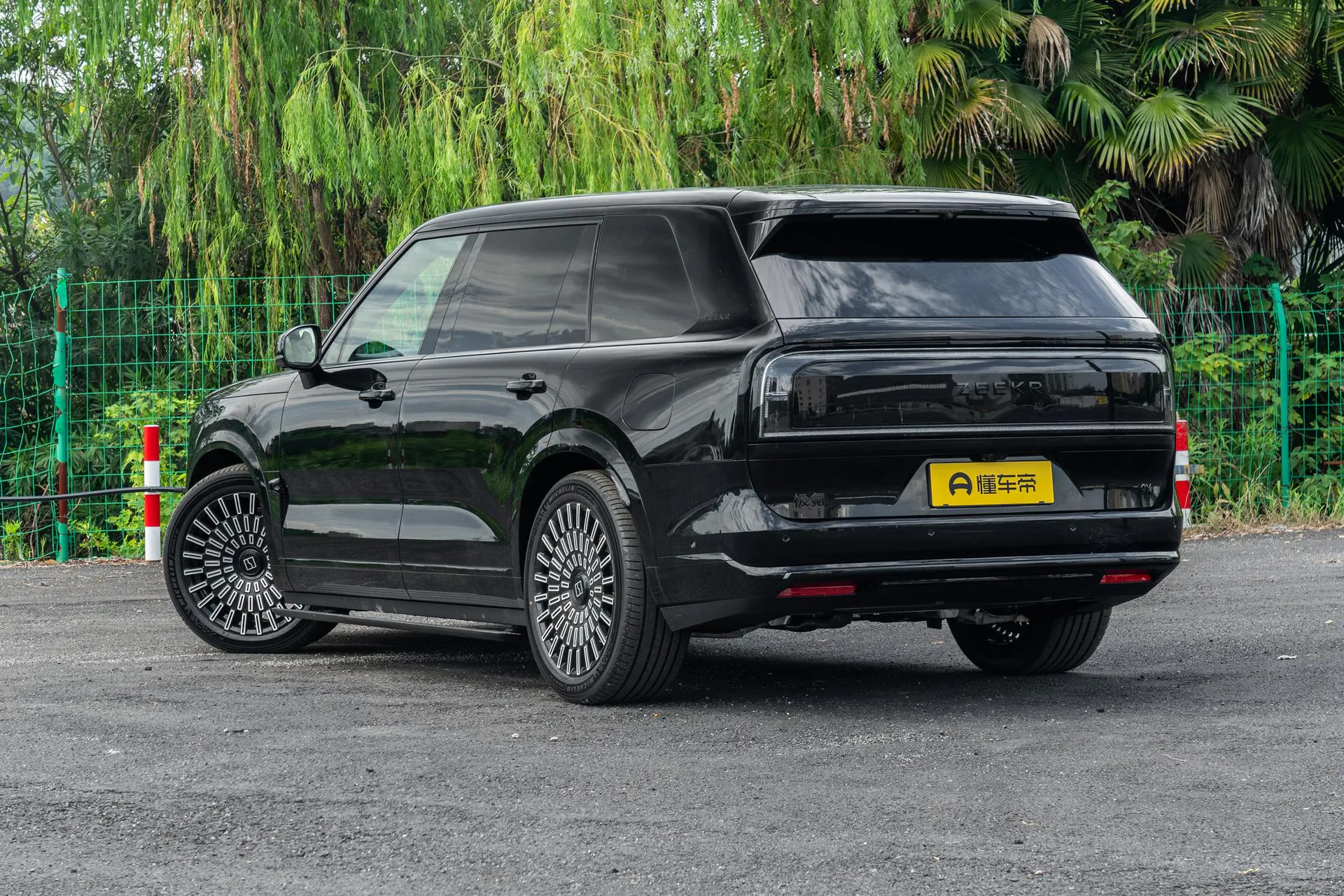  9X Ultra 70kWh 6-Seater
