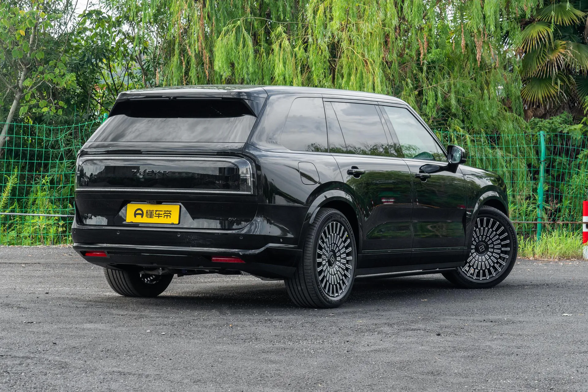  9X Ultra 70kWh 6-Seater