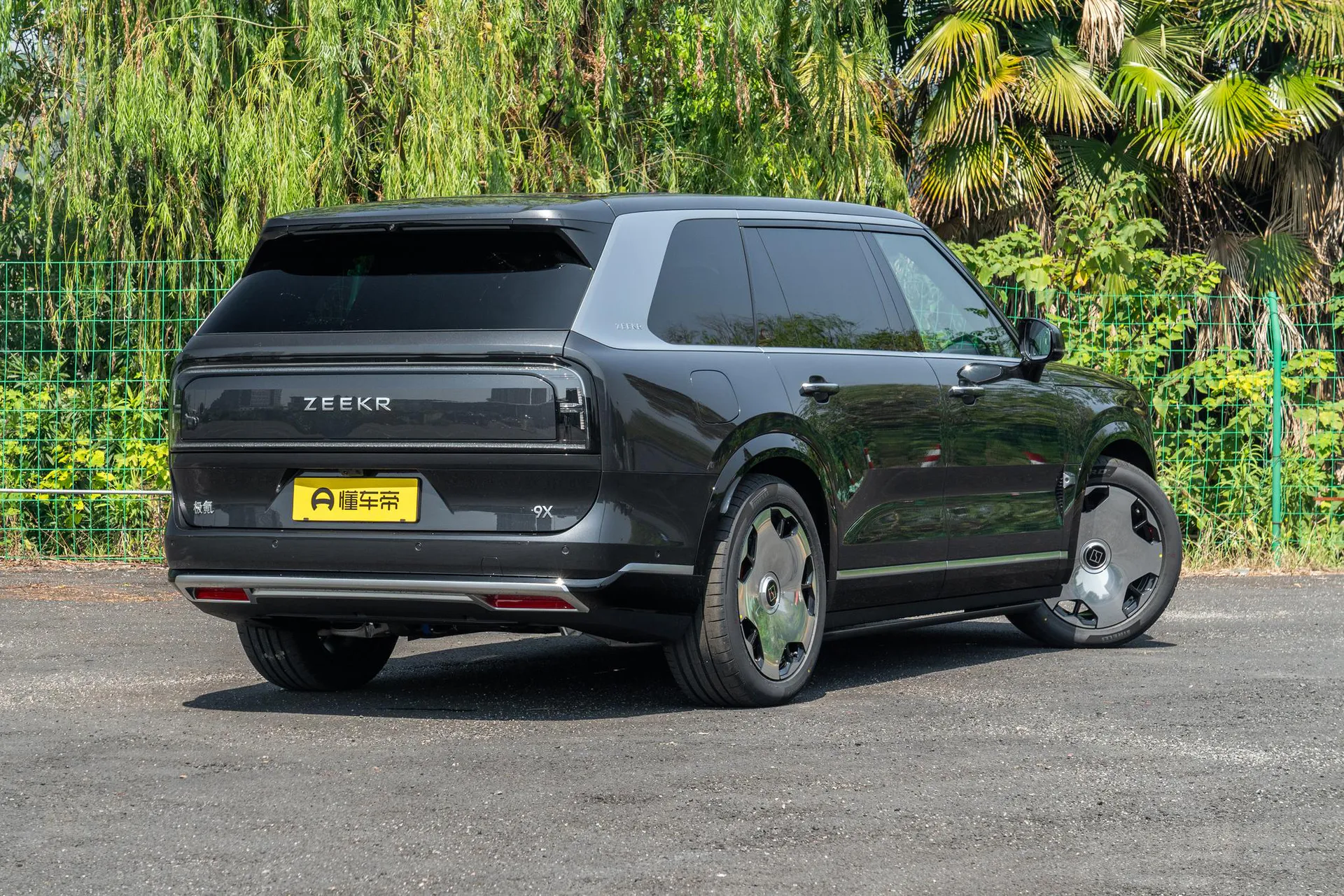  9X Ultra 70kWh 6-Seater