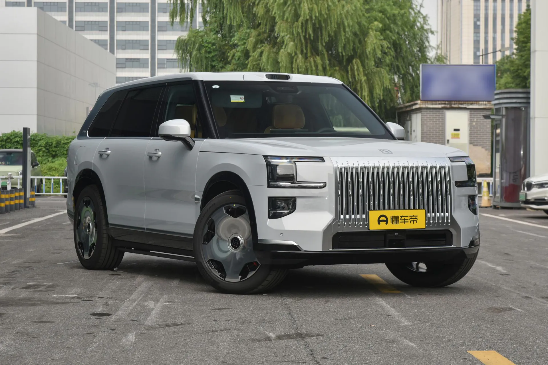  9X Ultra 70kWh 6-Seater