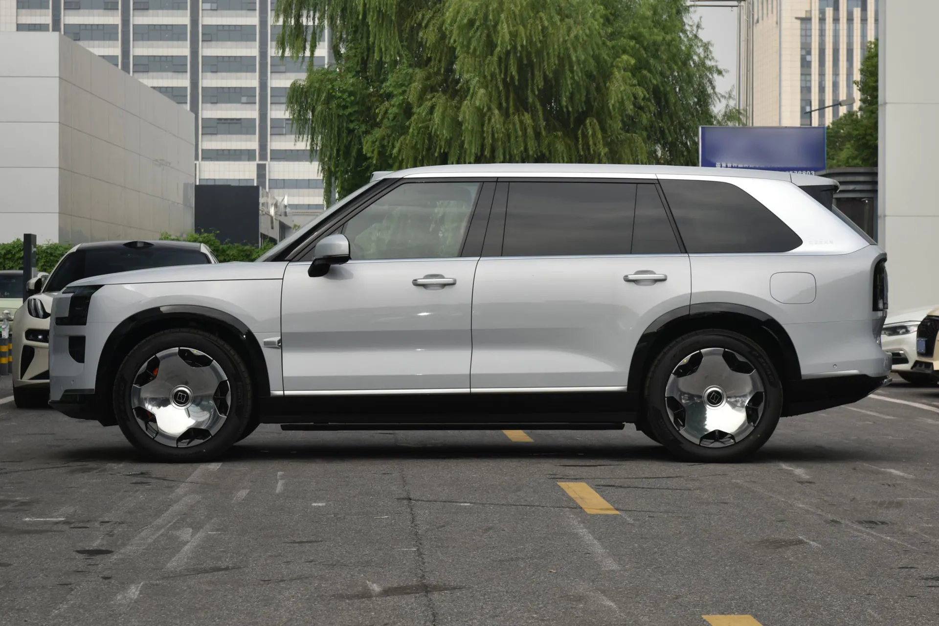  9X Ultra 70kWh 6-Seater