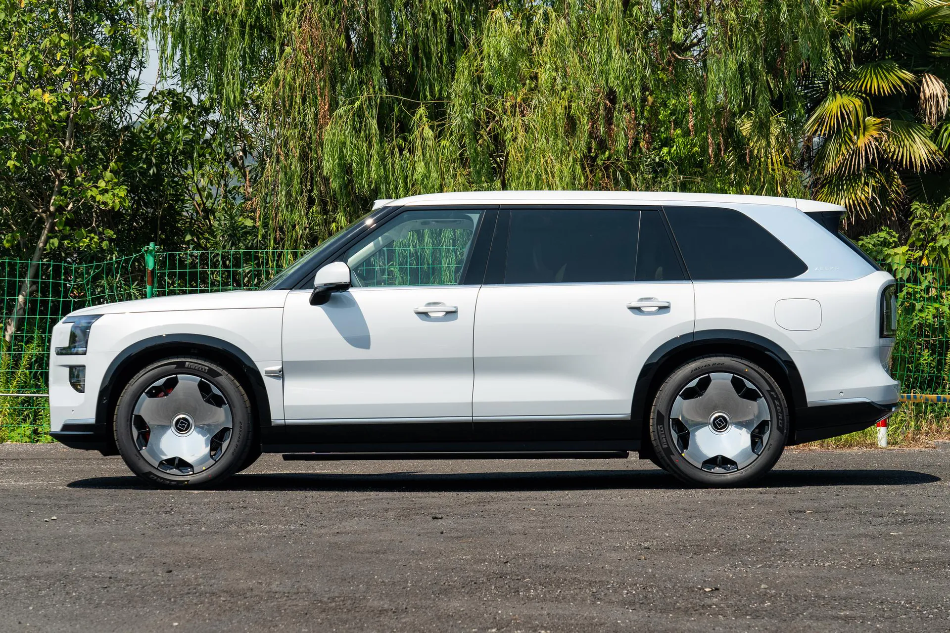  9X Ultra 70kWh 6-Seater