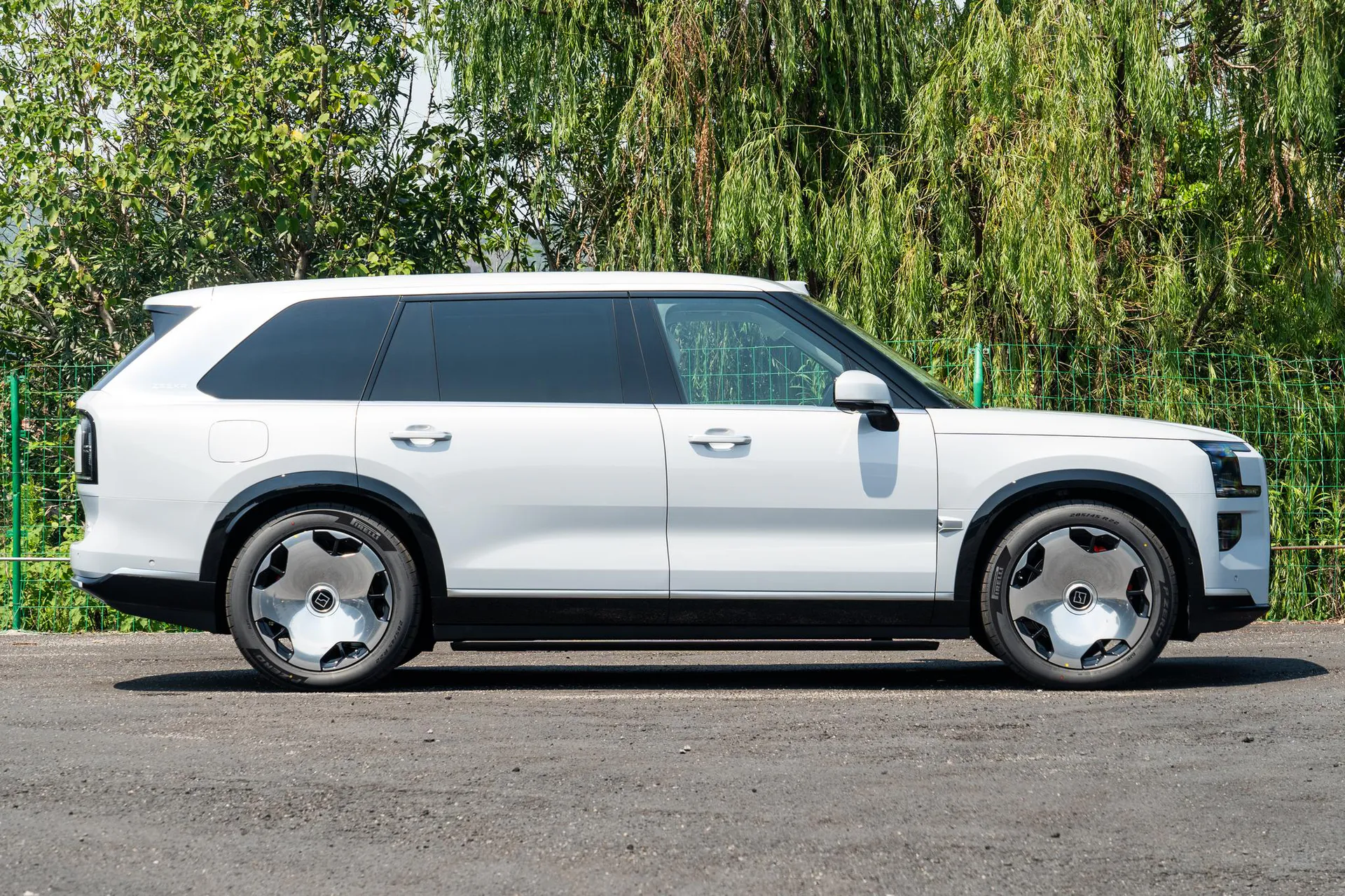  9X Ultra 70kWh 6-Seater