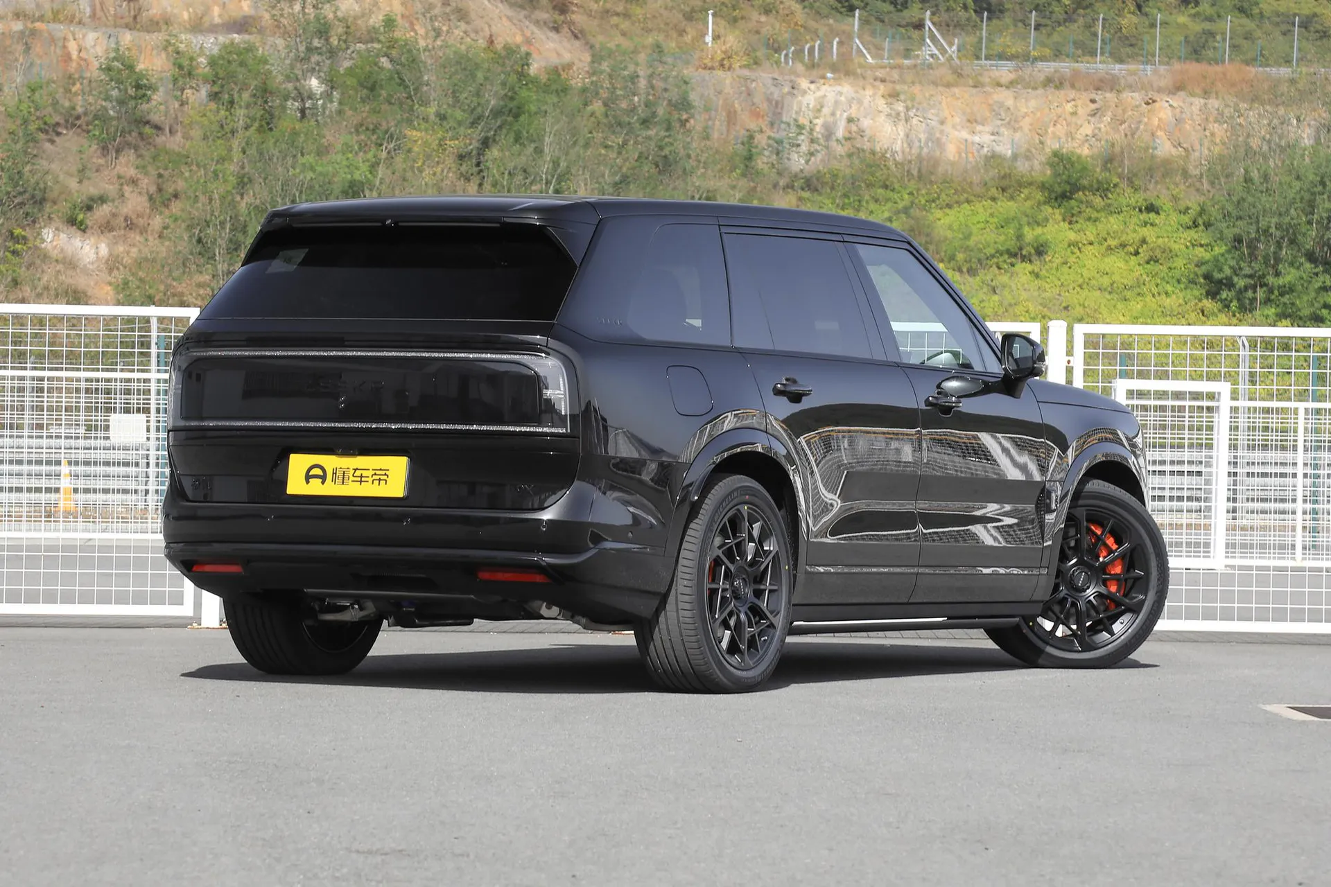  9X Yaohai 70kWh 6-Seater