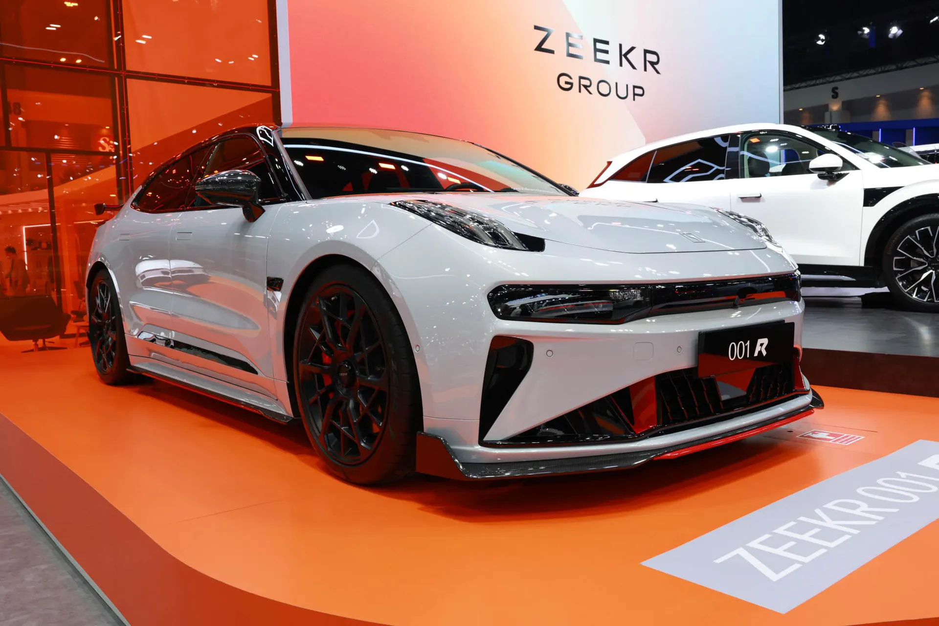  001 FR 100kWh AWD