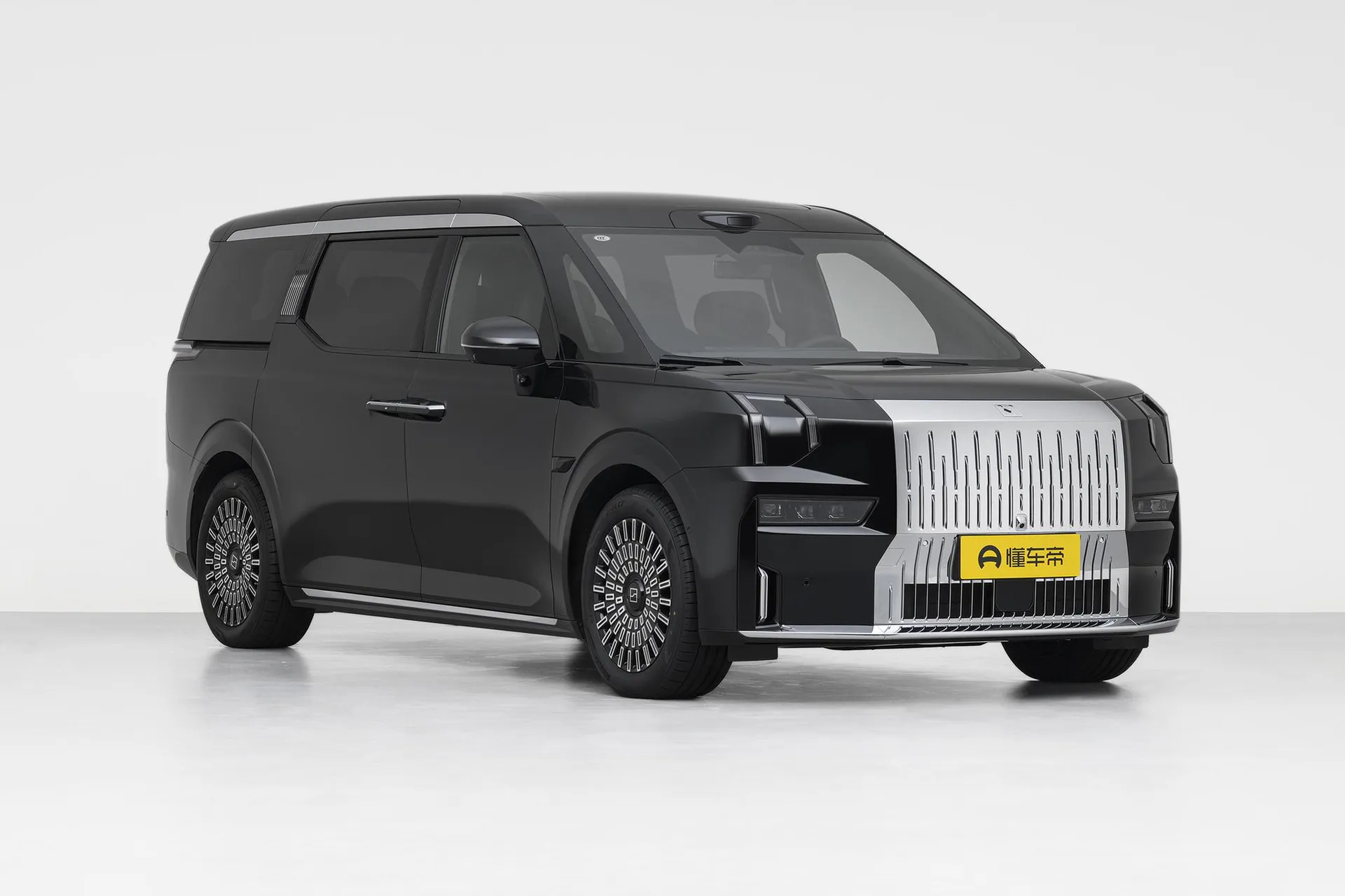  009 7-Seater Ultra+ Qijia AWD