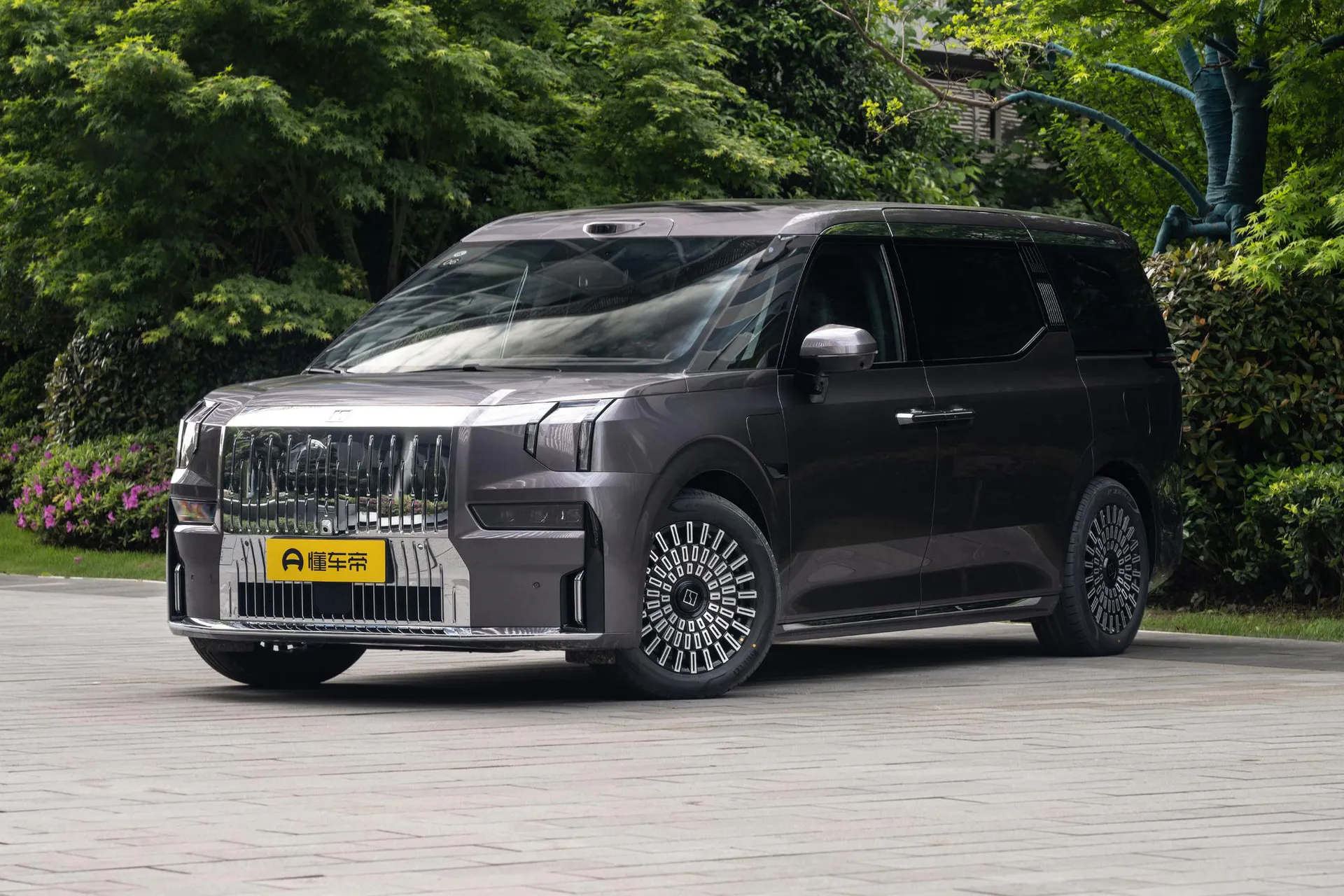  009 7-Seater Ultra+ Qijia AWD