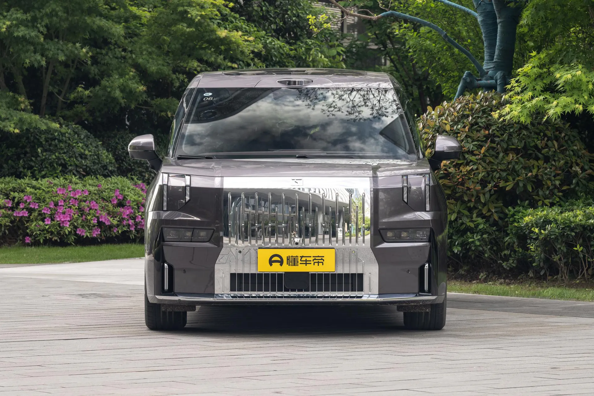  009 7-Seater Ultra+ Qijia AWD