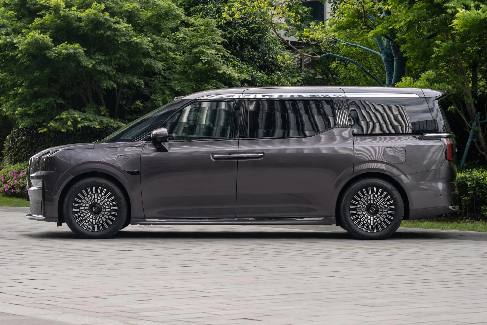  009 7-Seater Ultra+ Qijia AWD