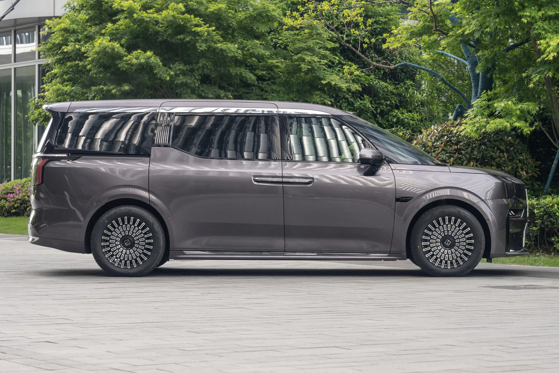  009 7-Seater Ultra+ Qijia AWD