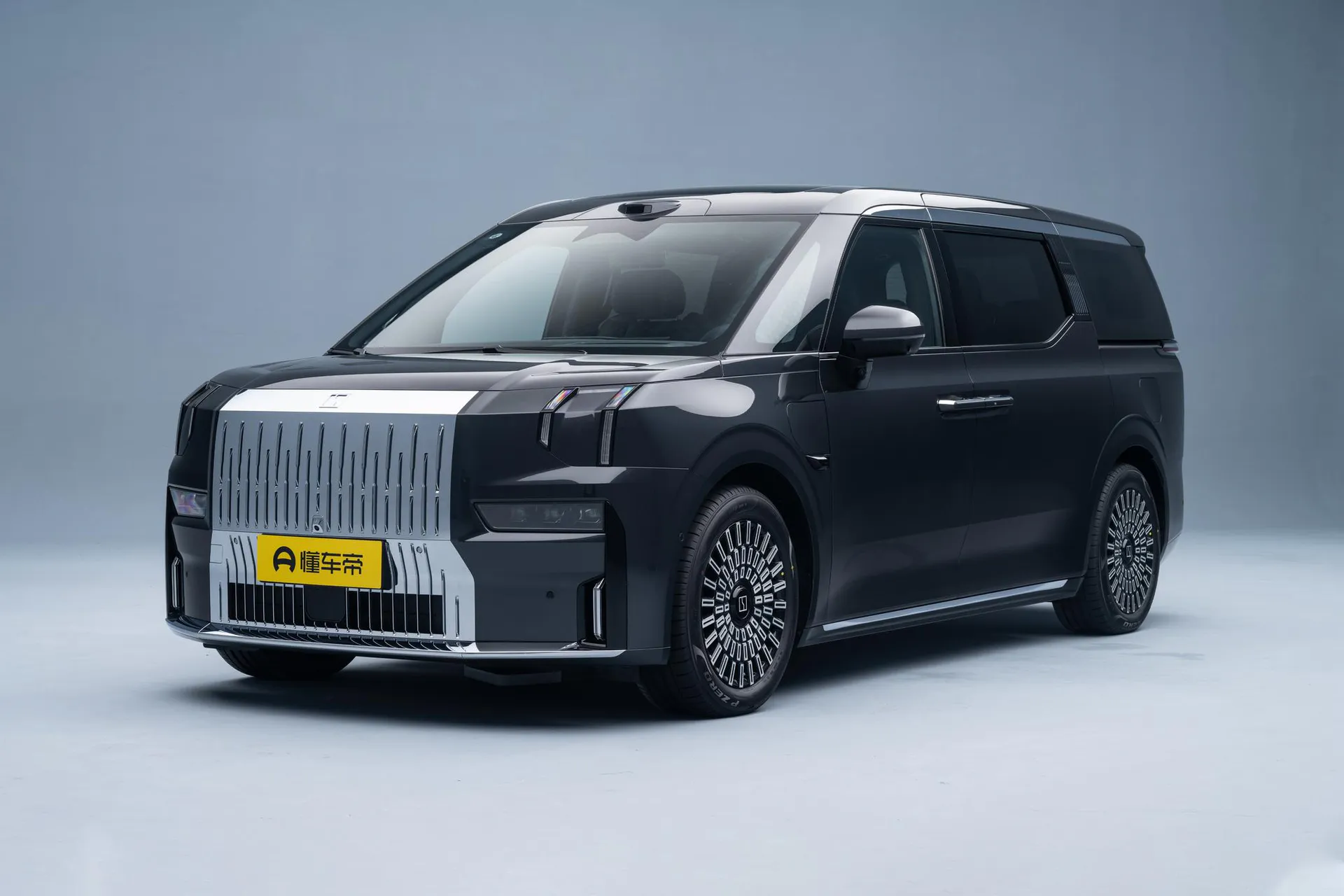 009 7-Seater Ultra+ Qijia AWD