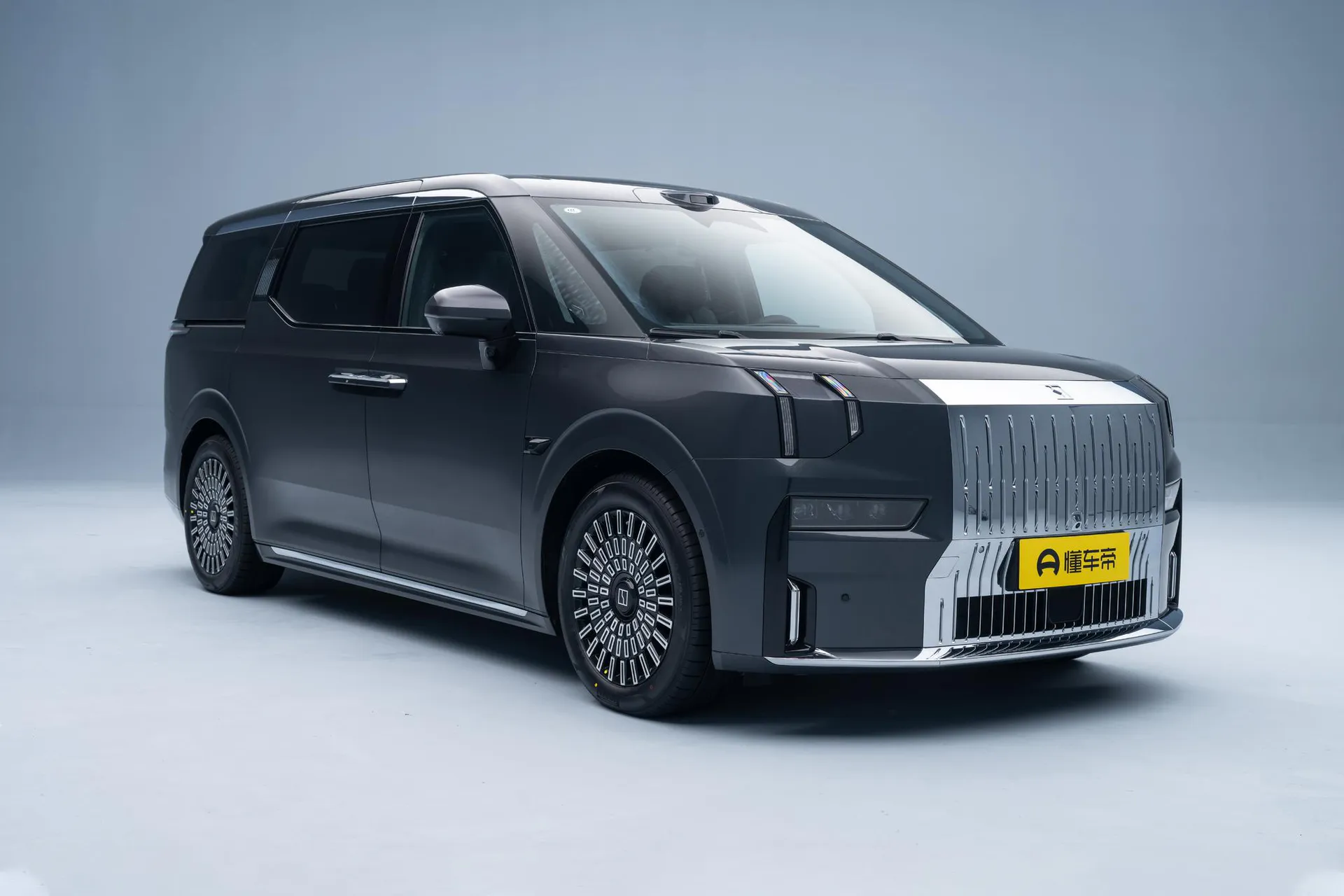  009 7-Seater Ultra+ Qijia AWD
