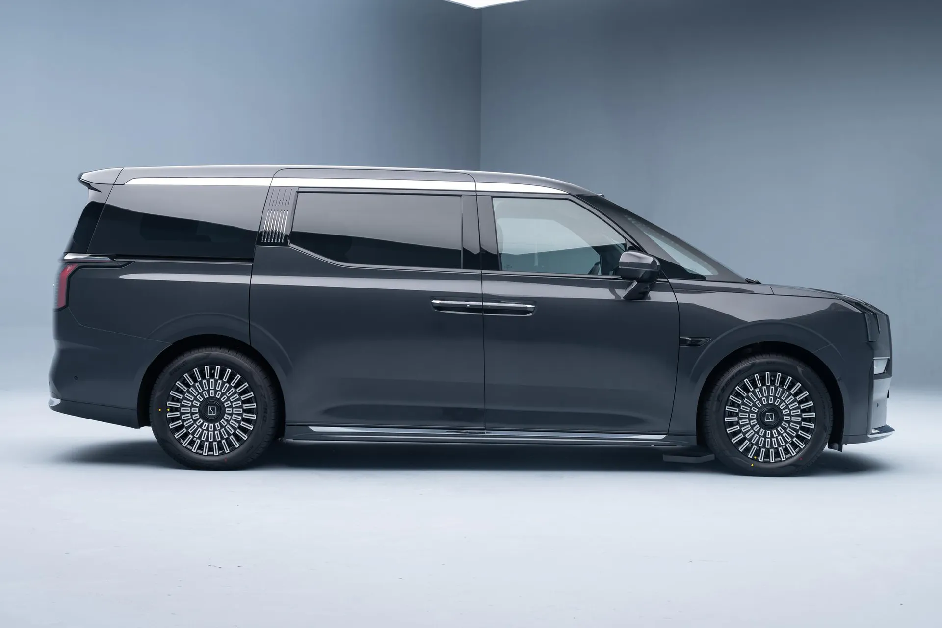  009 7-Seater Ultra+ Qijia AWD