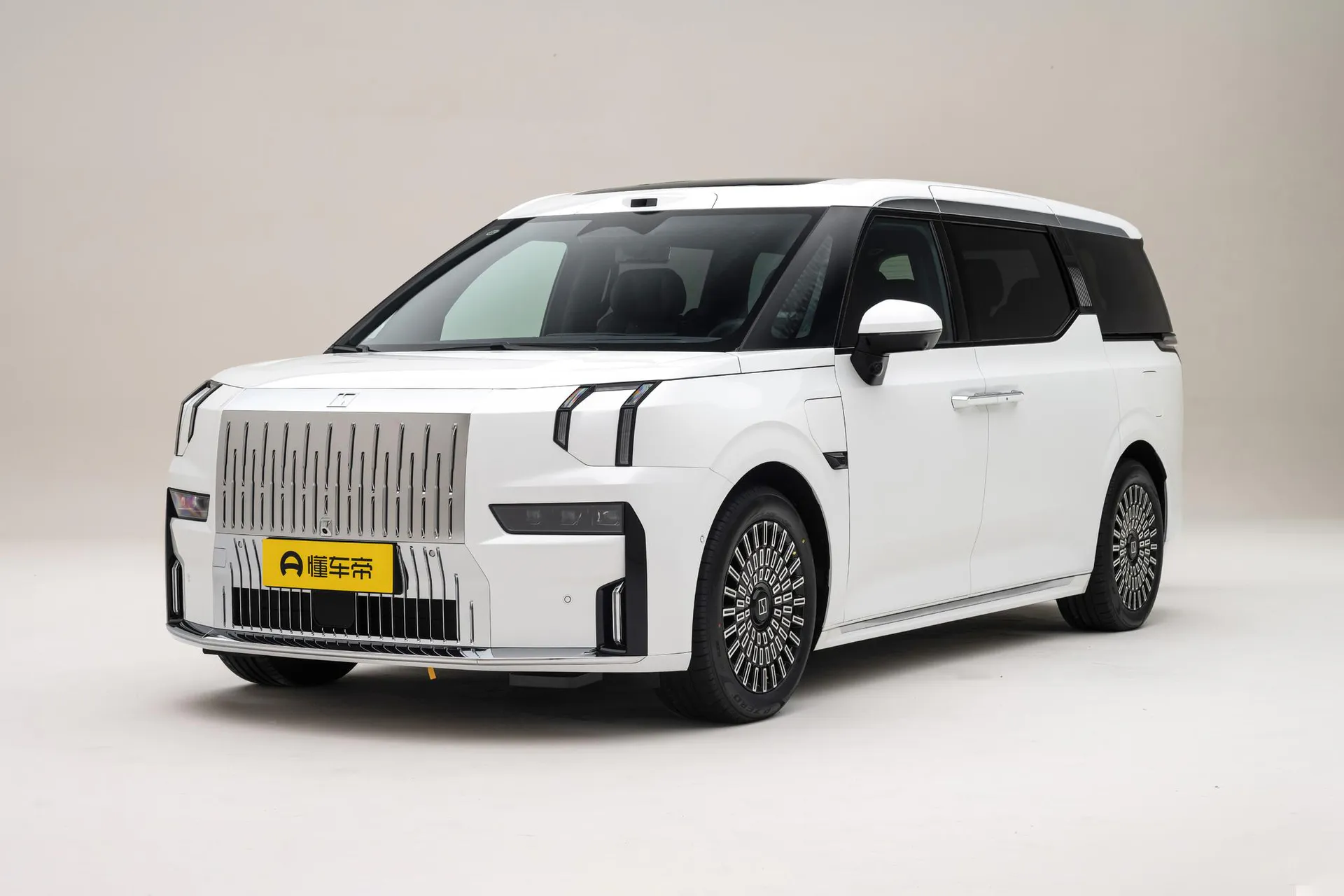  009 7-Seater Ultra+ Qijia AWD
