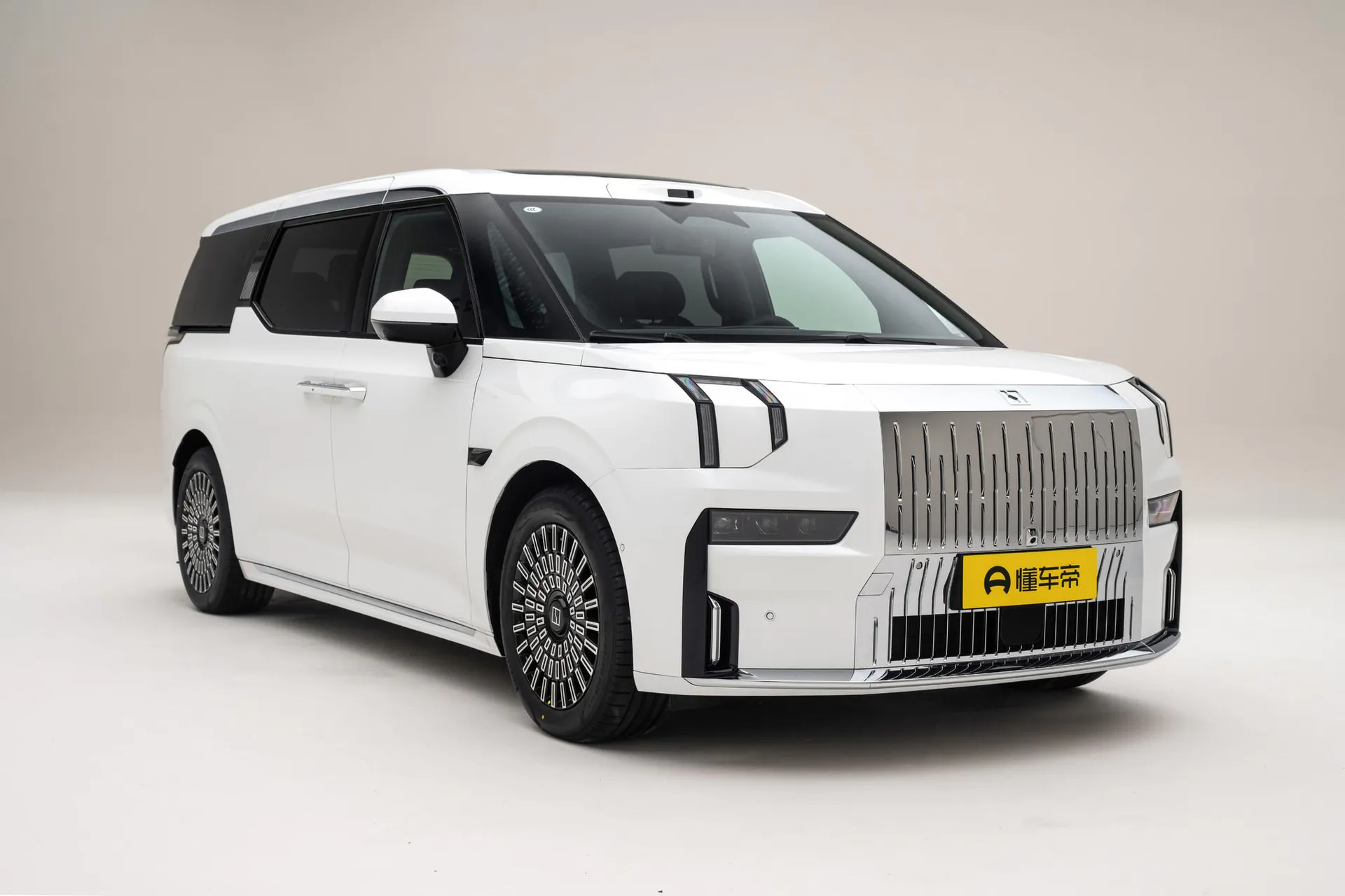  009 7-Seater Ultra+ Qijia AWD