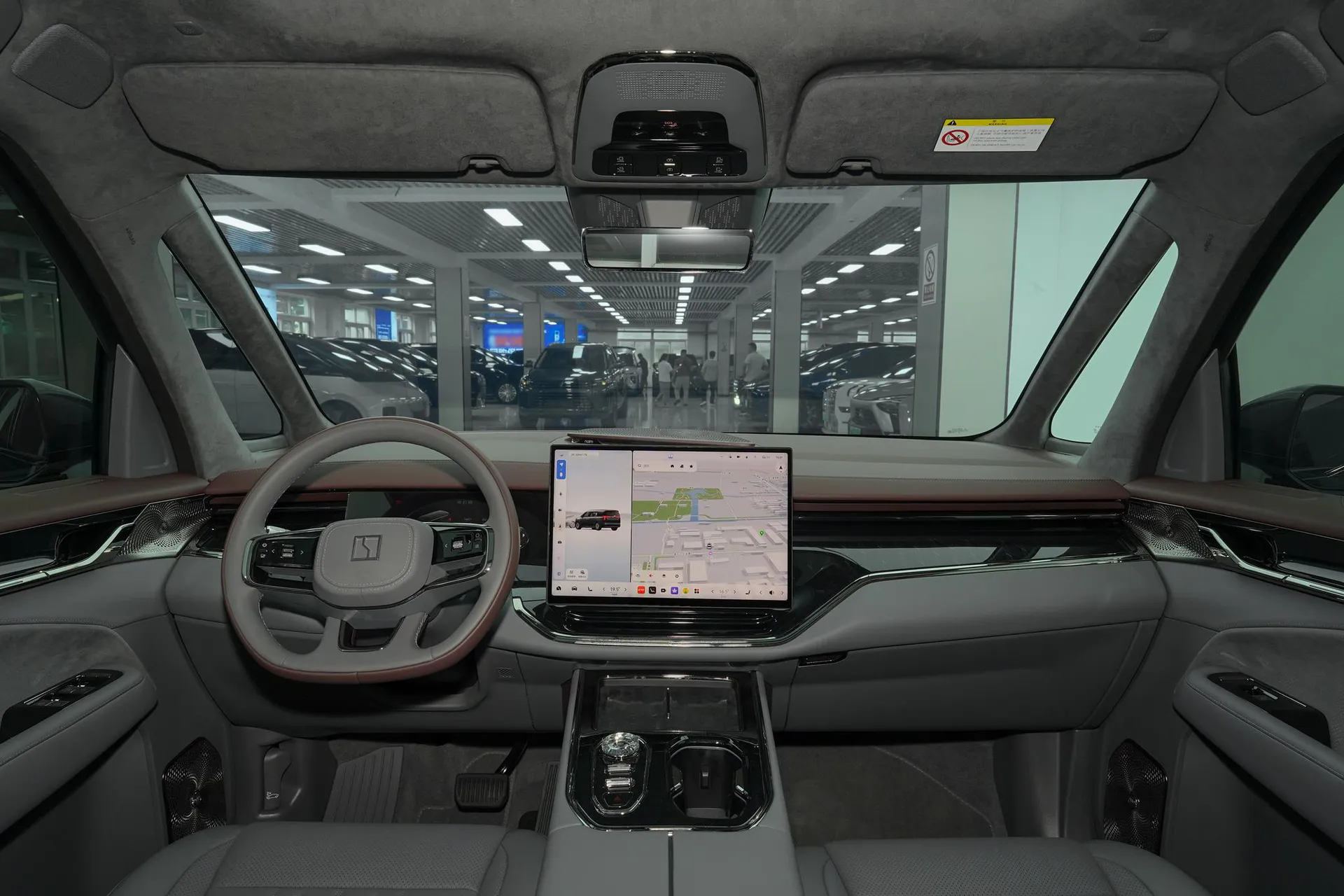  009 6-Seater Ultra+ Executive AWD