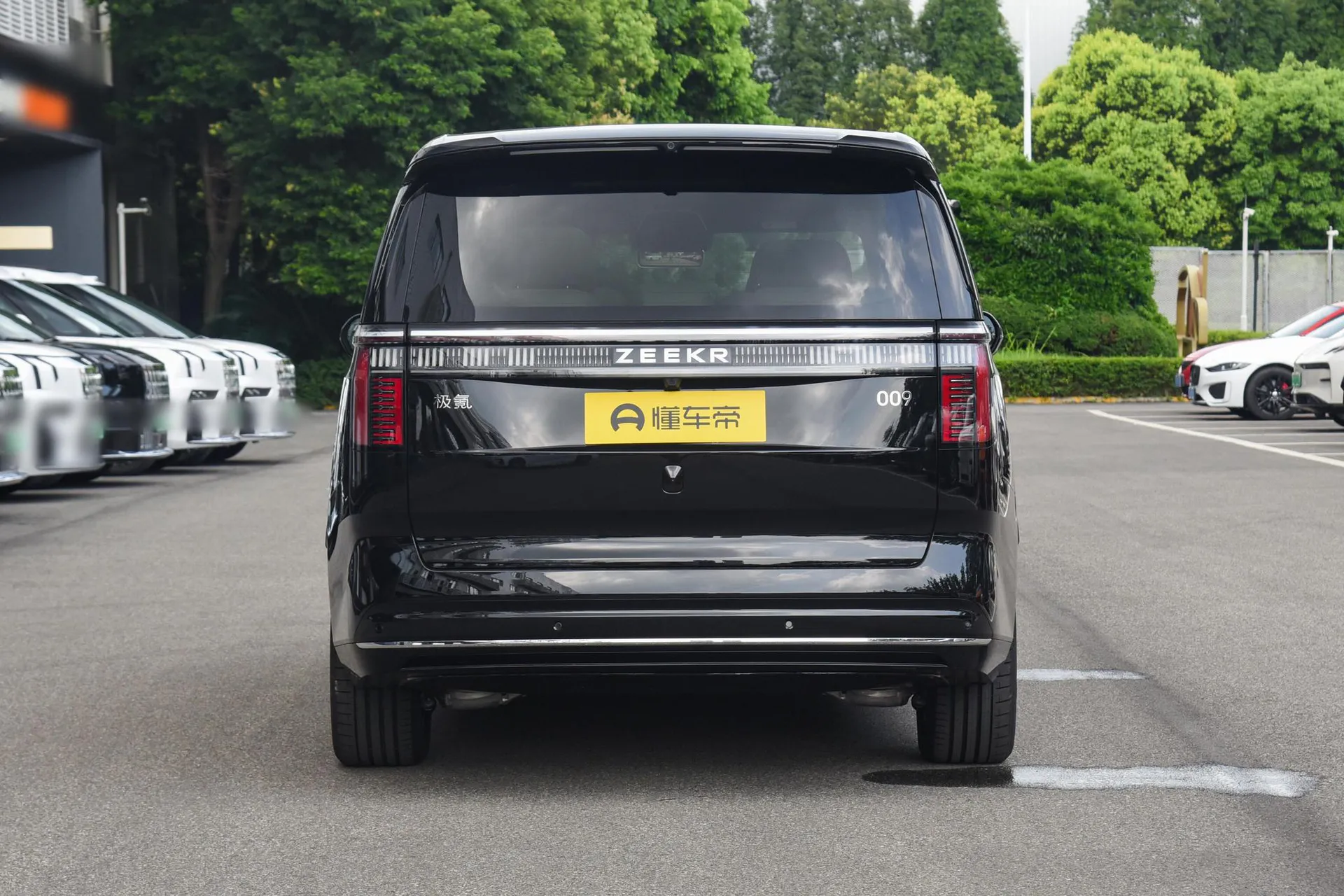  009 7-Seater Aisle RWD 108kWh