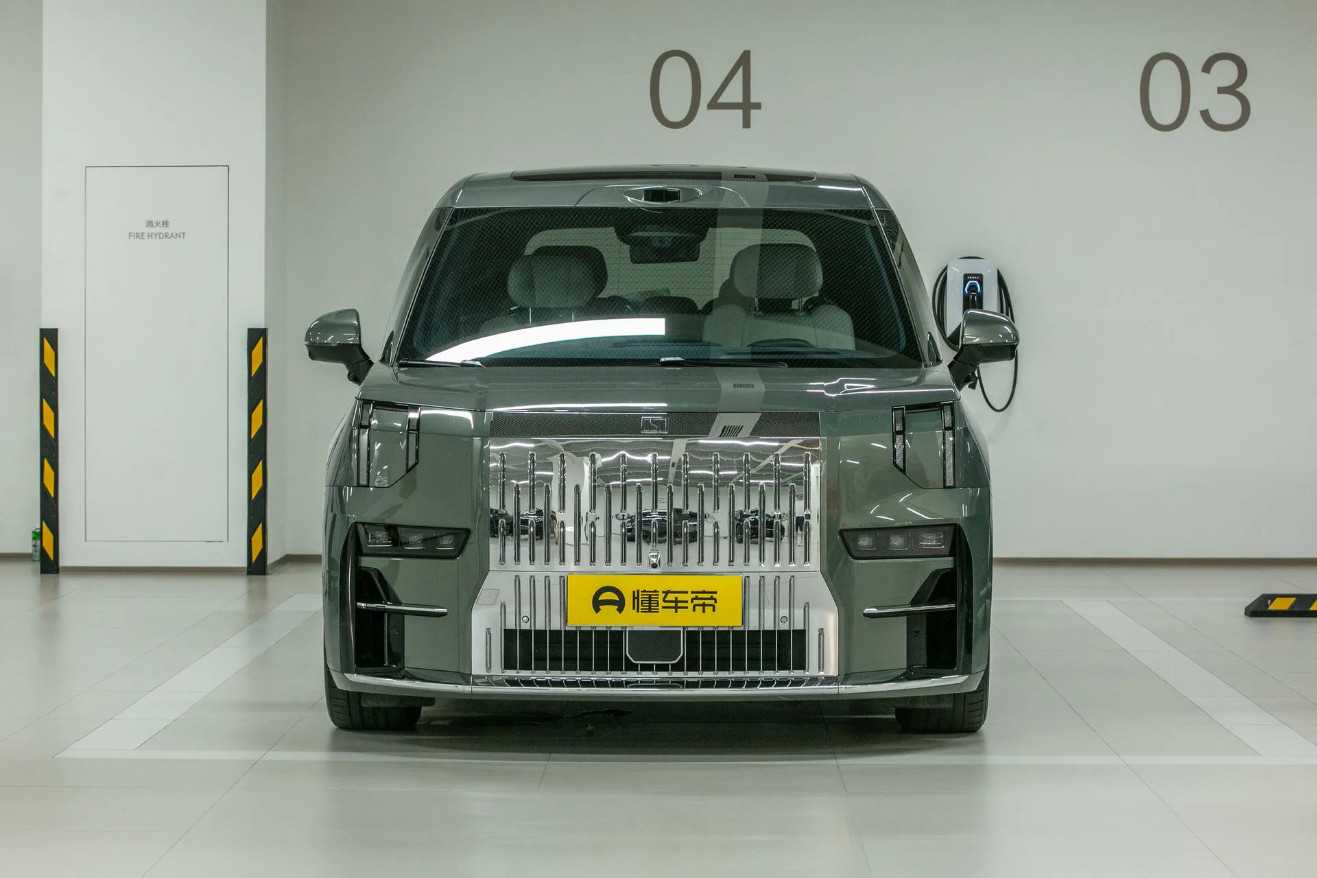  009 7-Seater Aisle RWD 108kWh