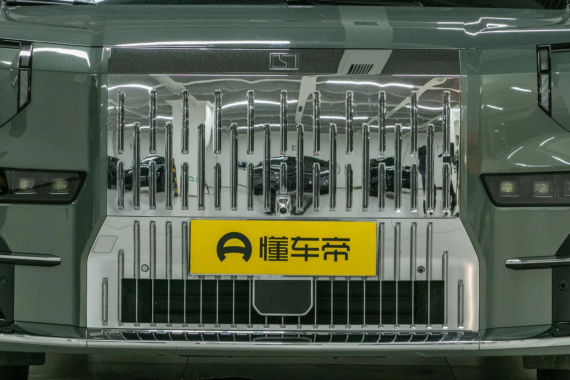  009 7-Seater Aisle RWD 108kWh