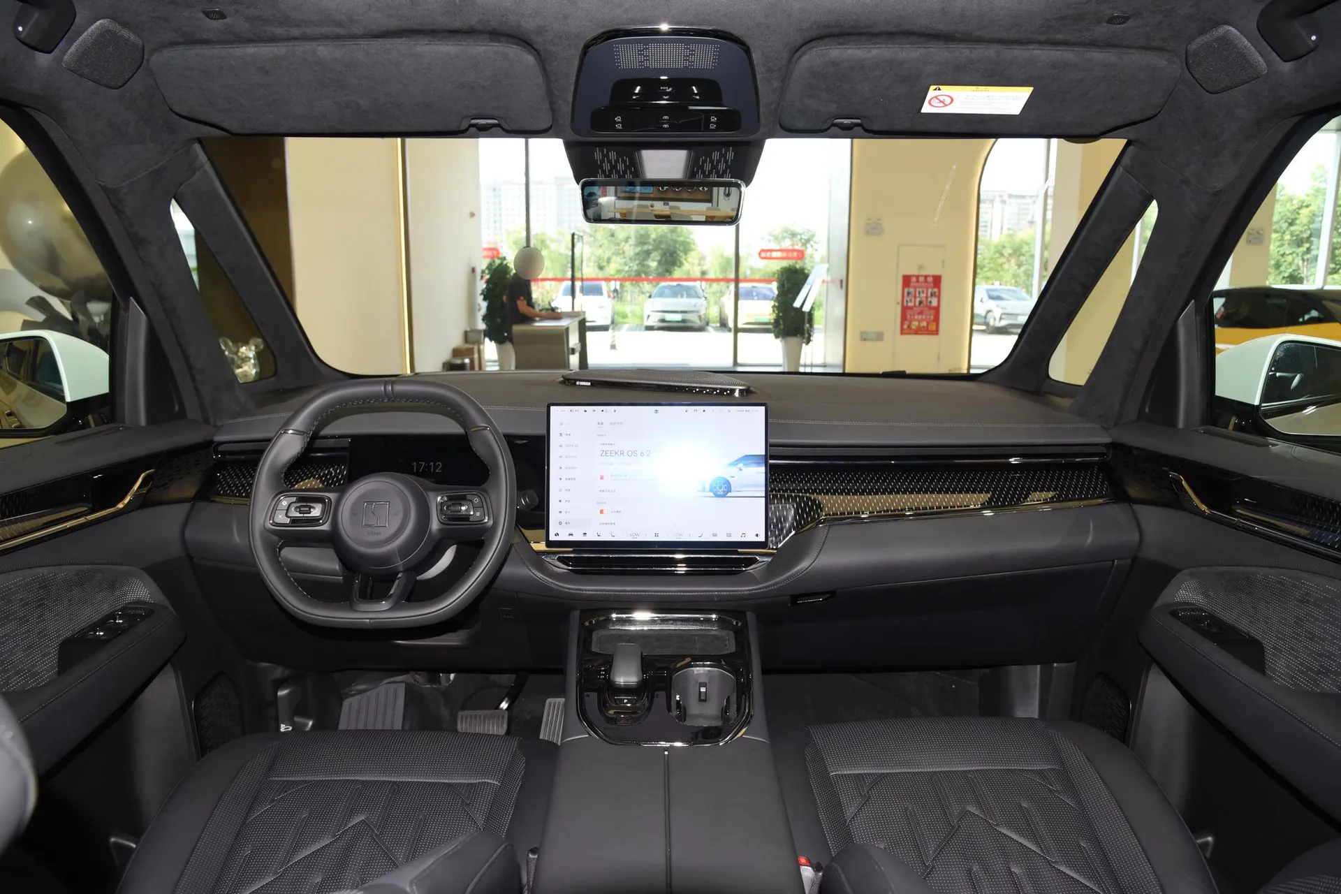  009 7-Seater Aisle AWD 108kWh