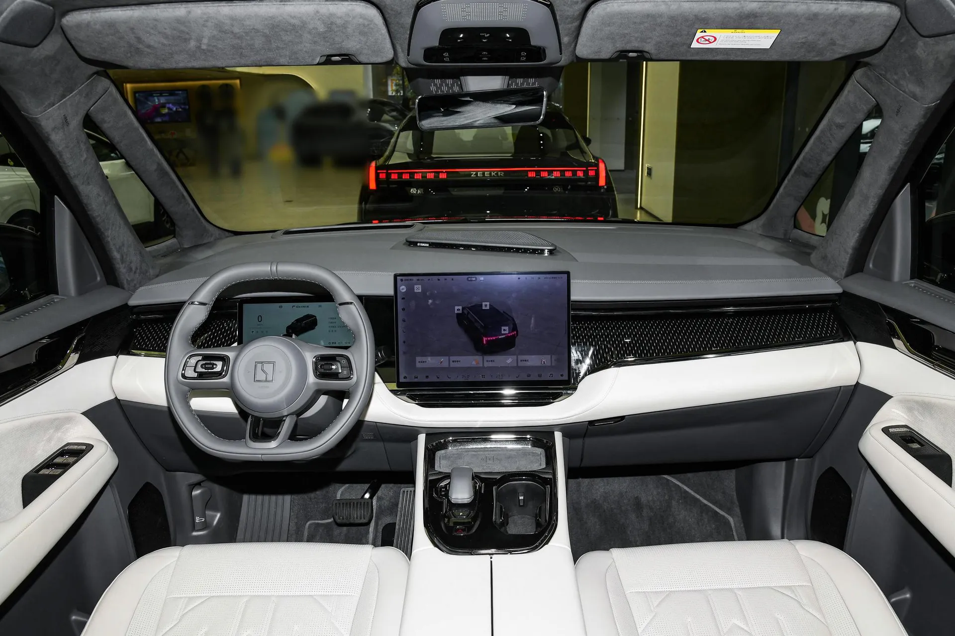  009 7-Seater Aisle RWD 140kWh