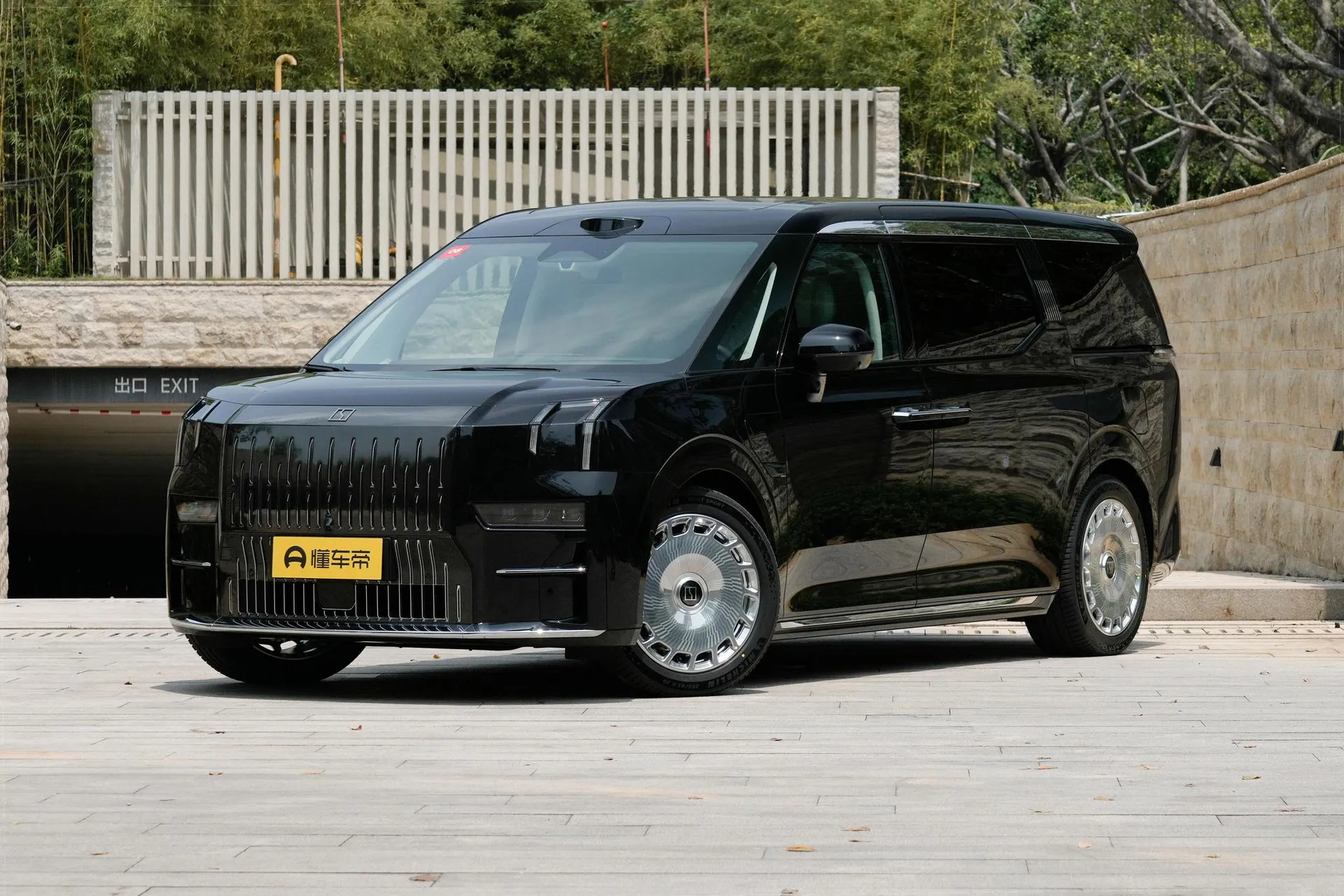 009 Glory AWD 108kWh