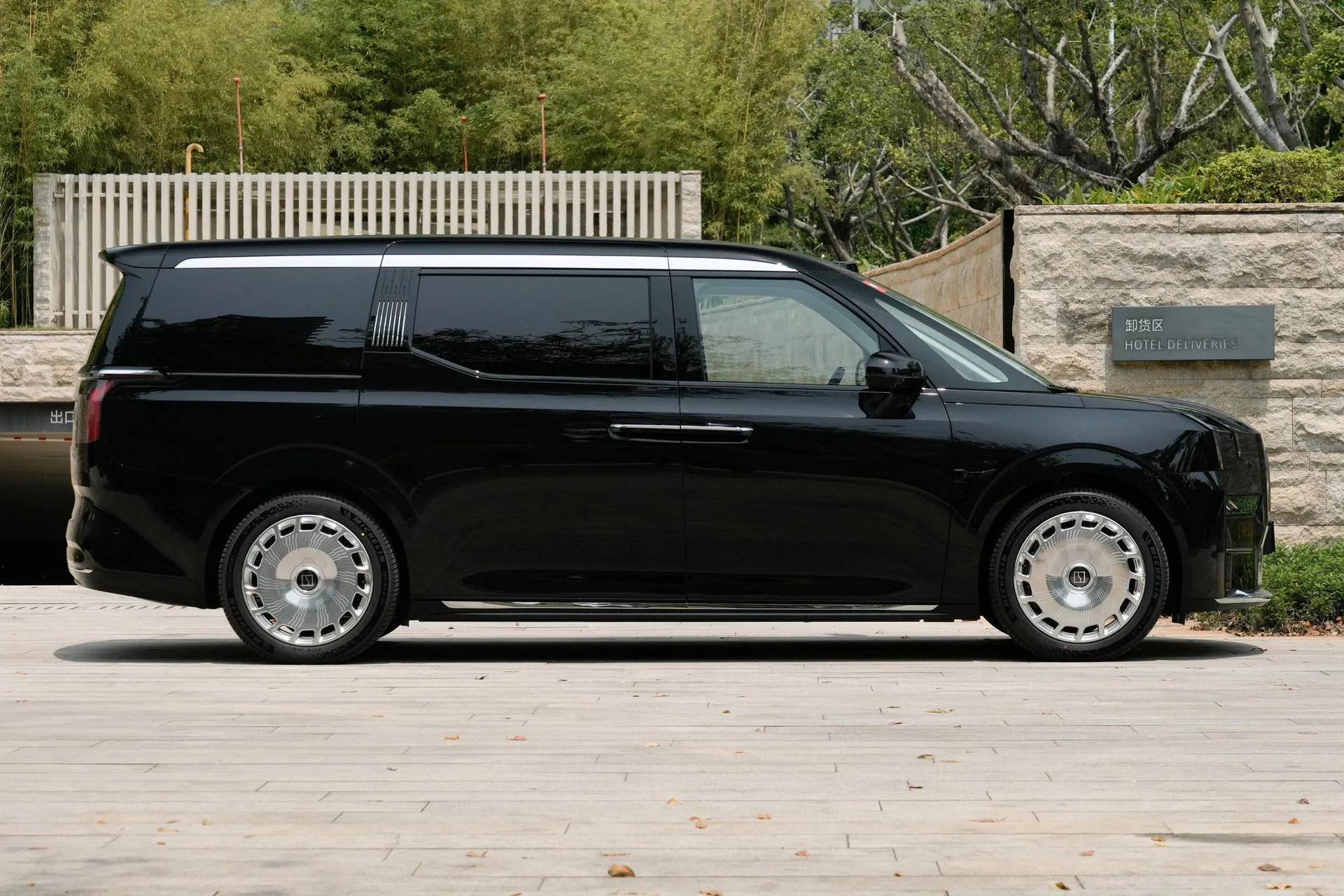  009 Glory AWD 108kWh