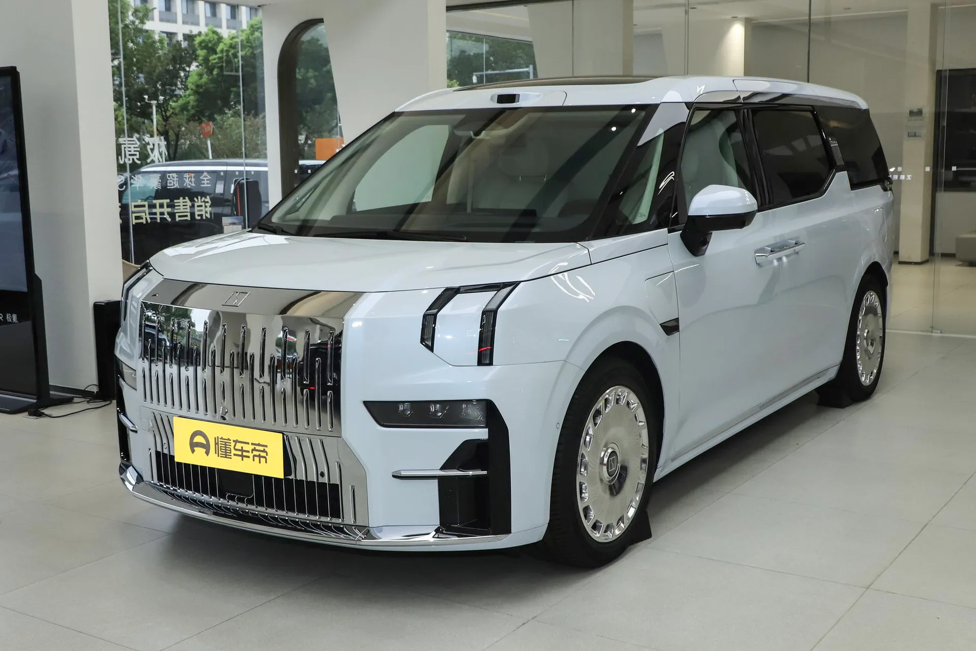  009 Glory AWD 108kWh