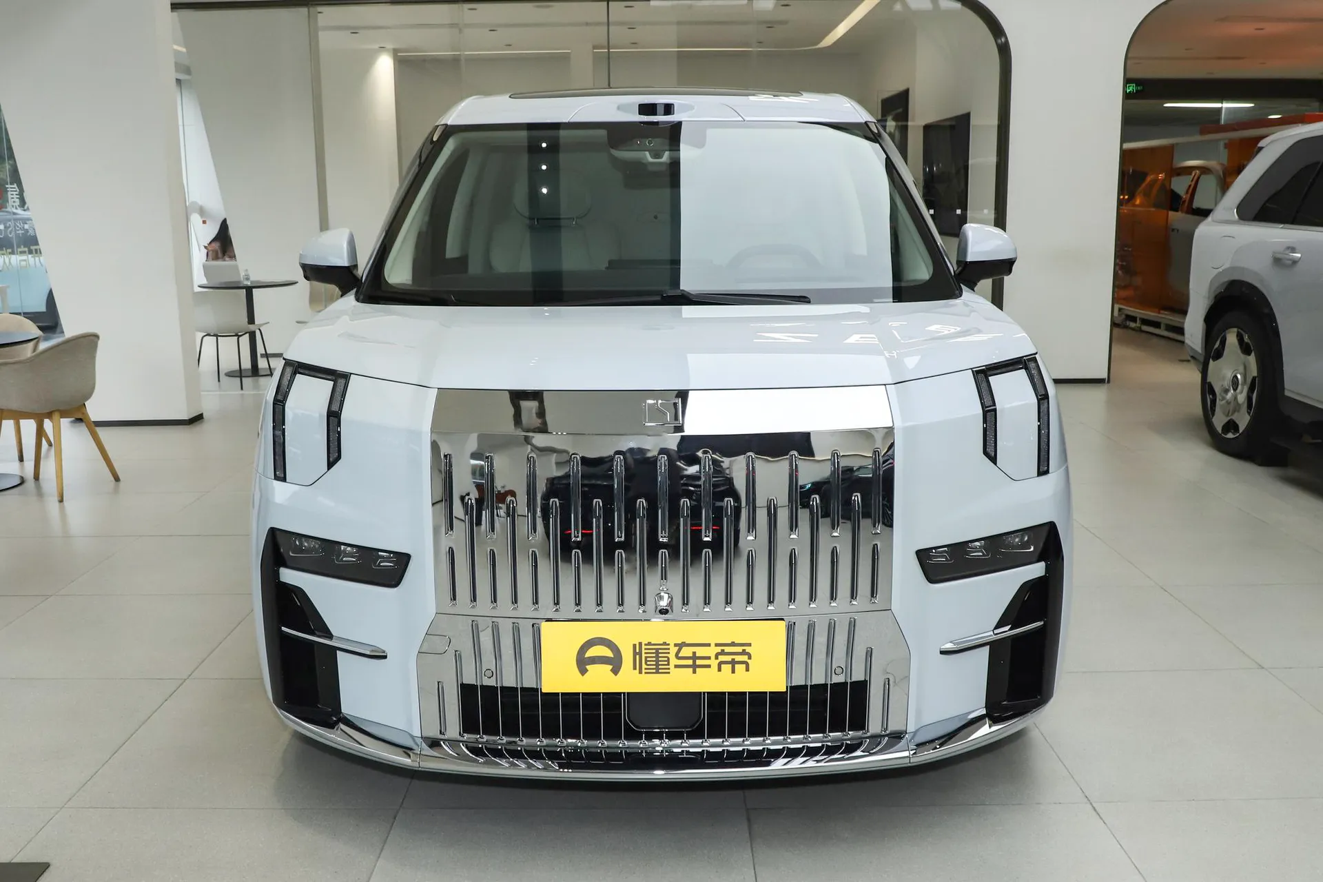  009 Glory AWD 108kWh