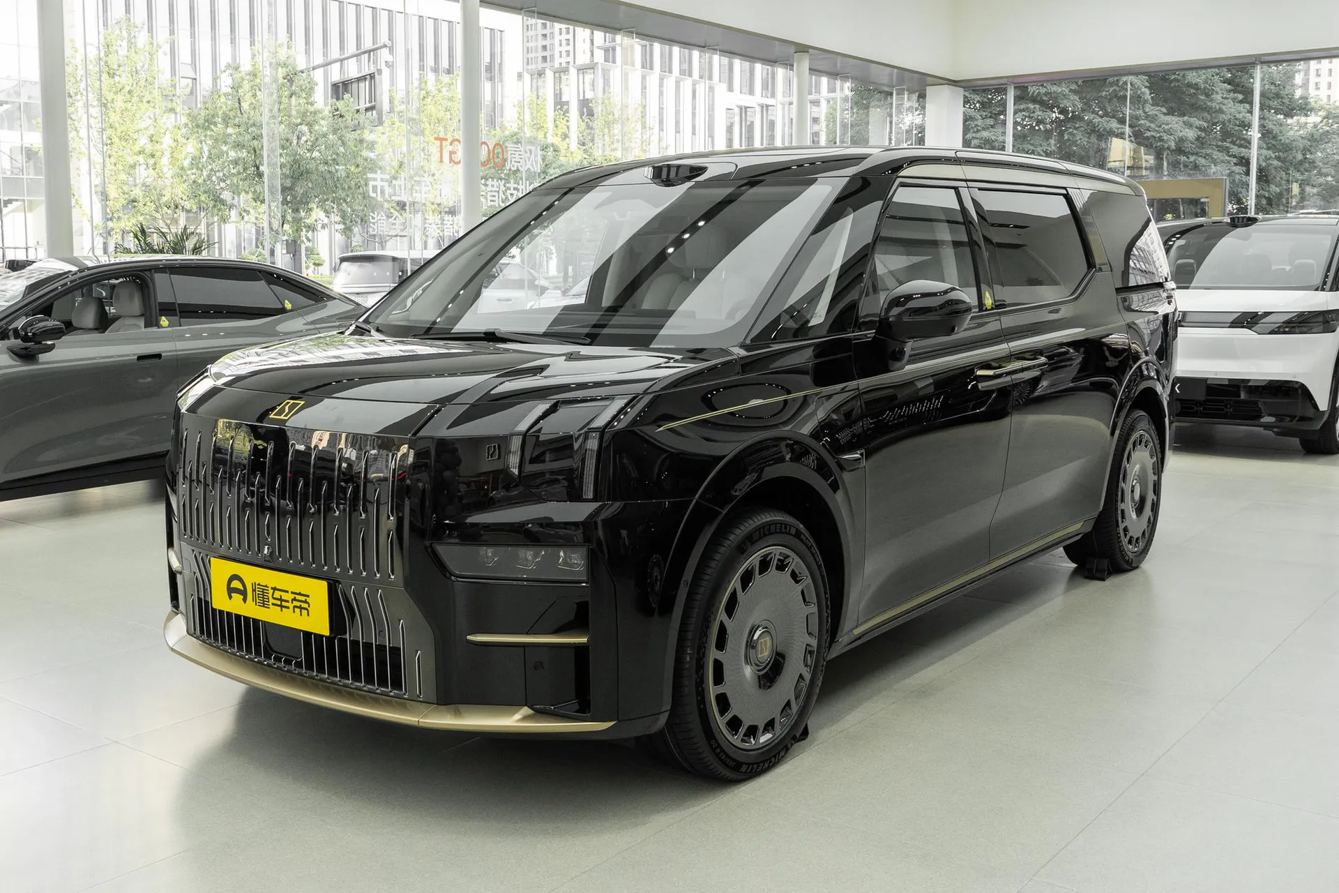  009 Glory Collector AWD 108kWh