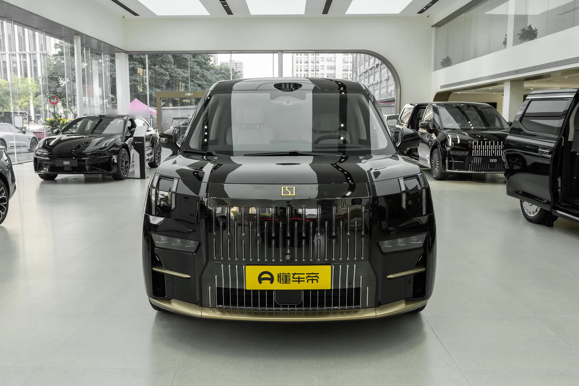  009 Glory Collector AWD 108kWh