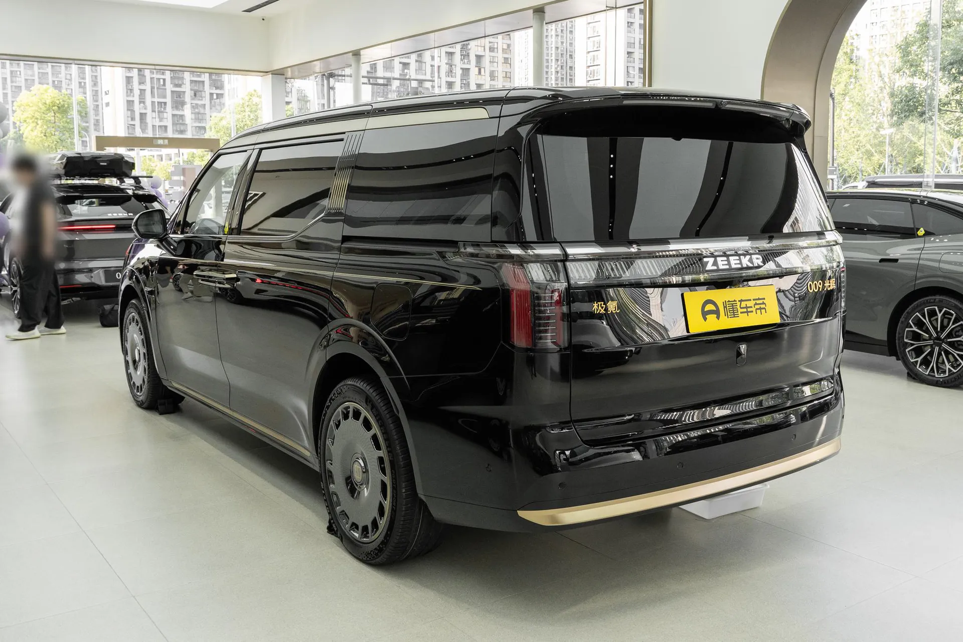  009 Glory Collector AWD 108kWh