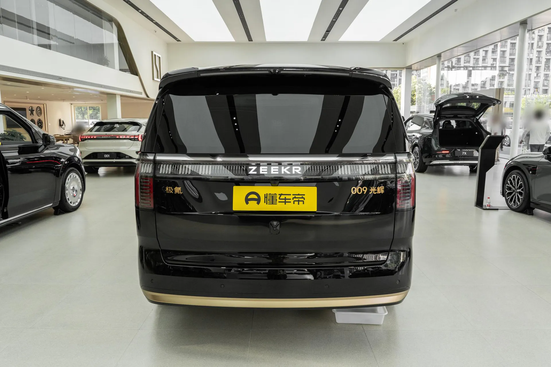  009 Glory Collector AWD 108kWh