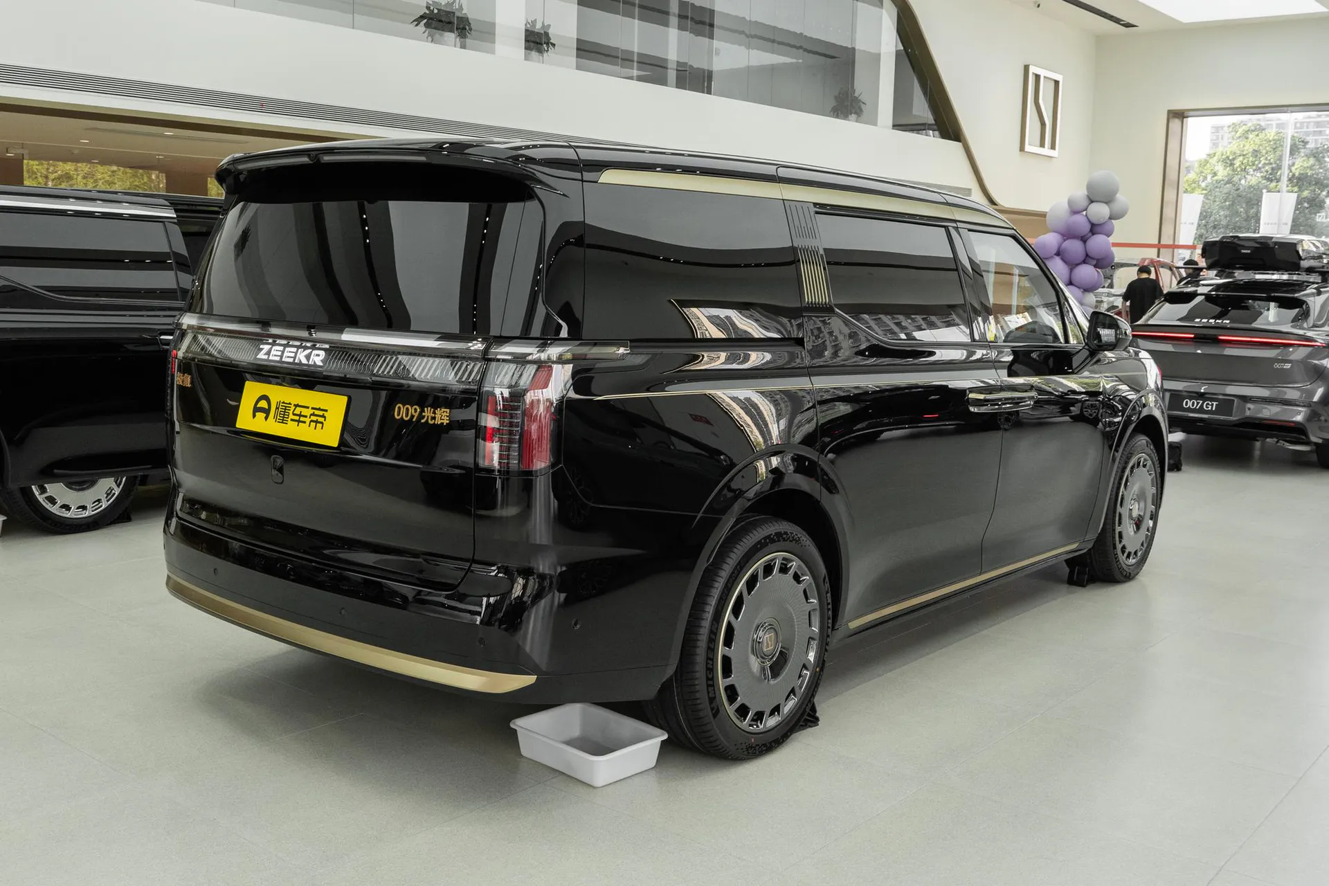  009 Glory Collector AWD 108kWh