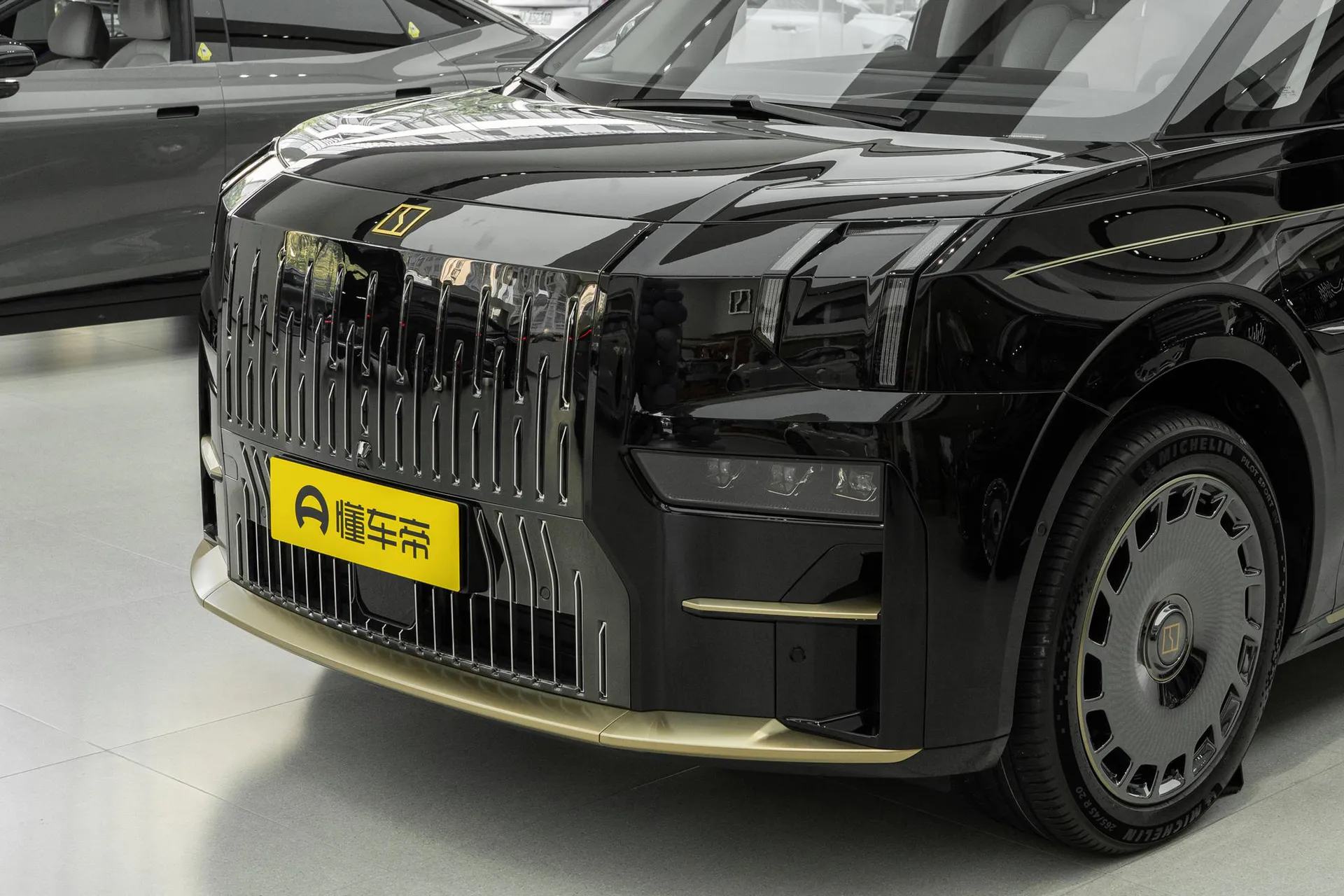  009 Glory Collector AWD 108kWh