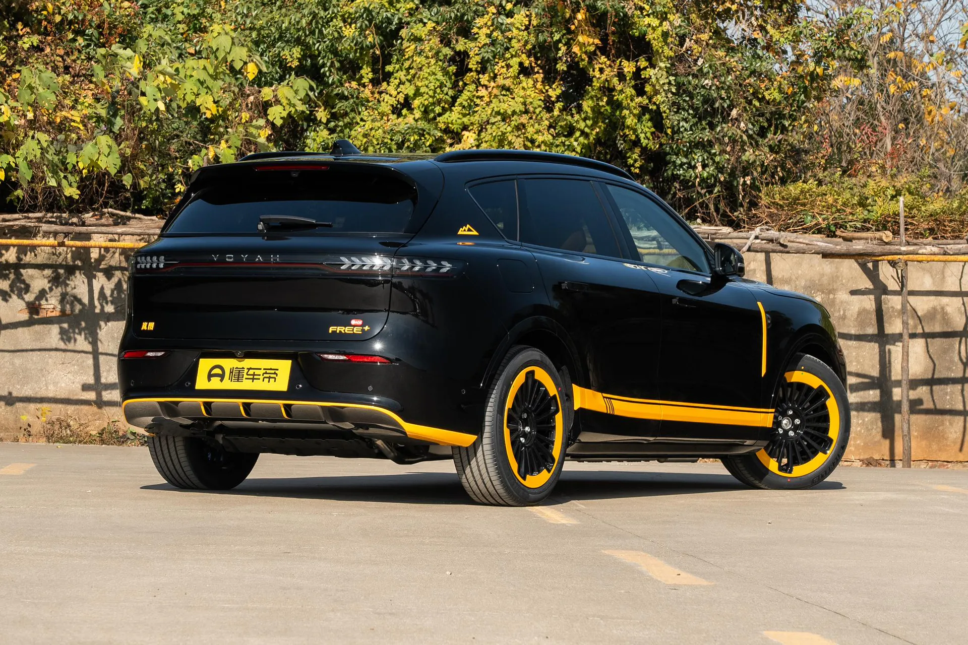 Free+ AWD Sport Custom