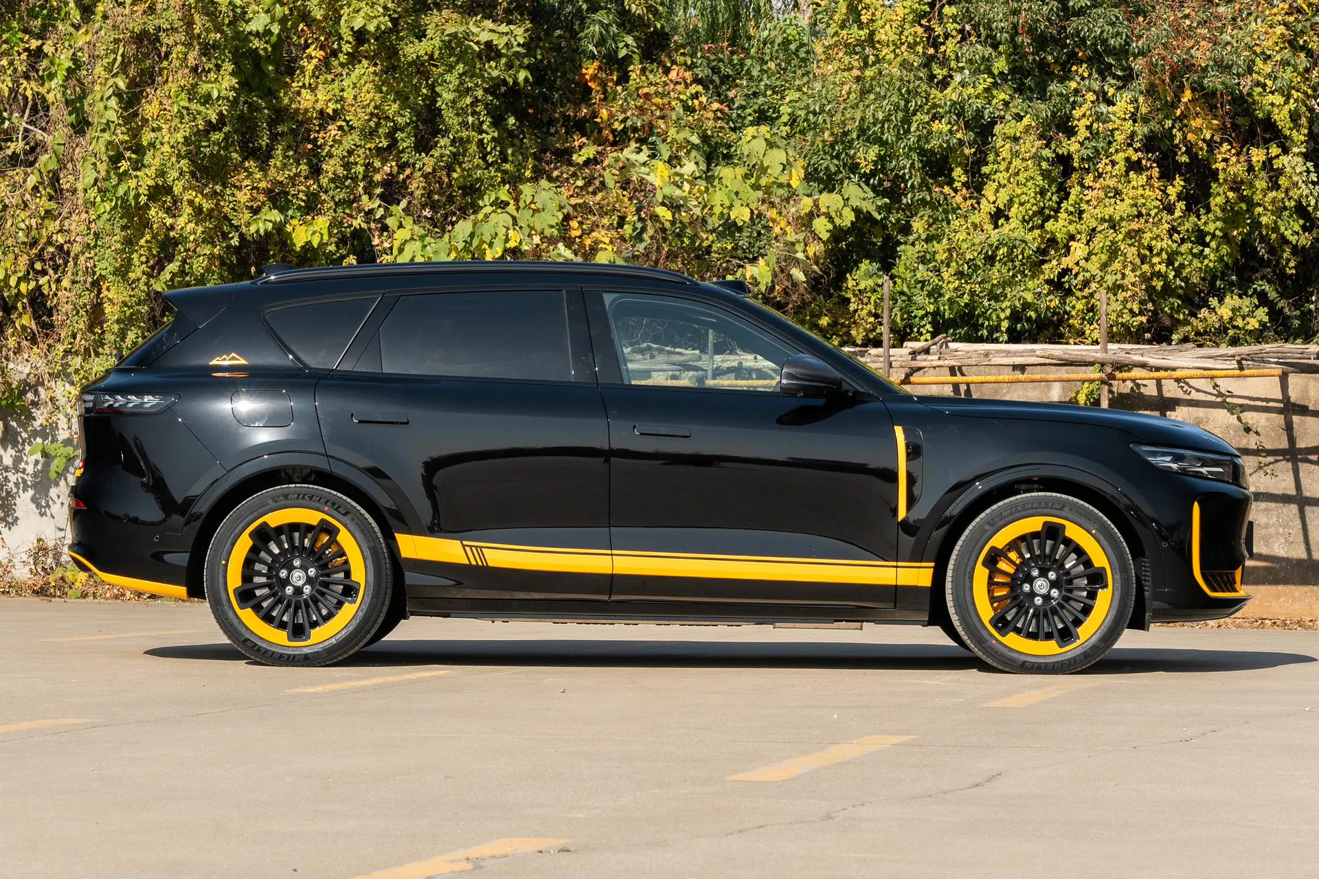  Free+ AWD Sport Custom