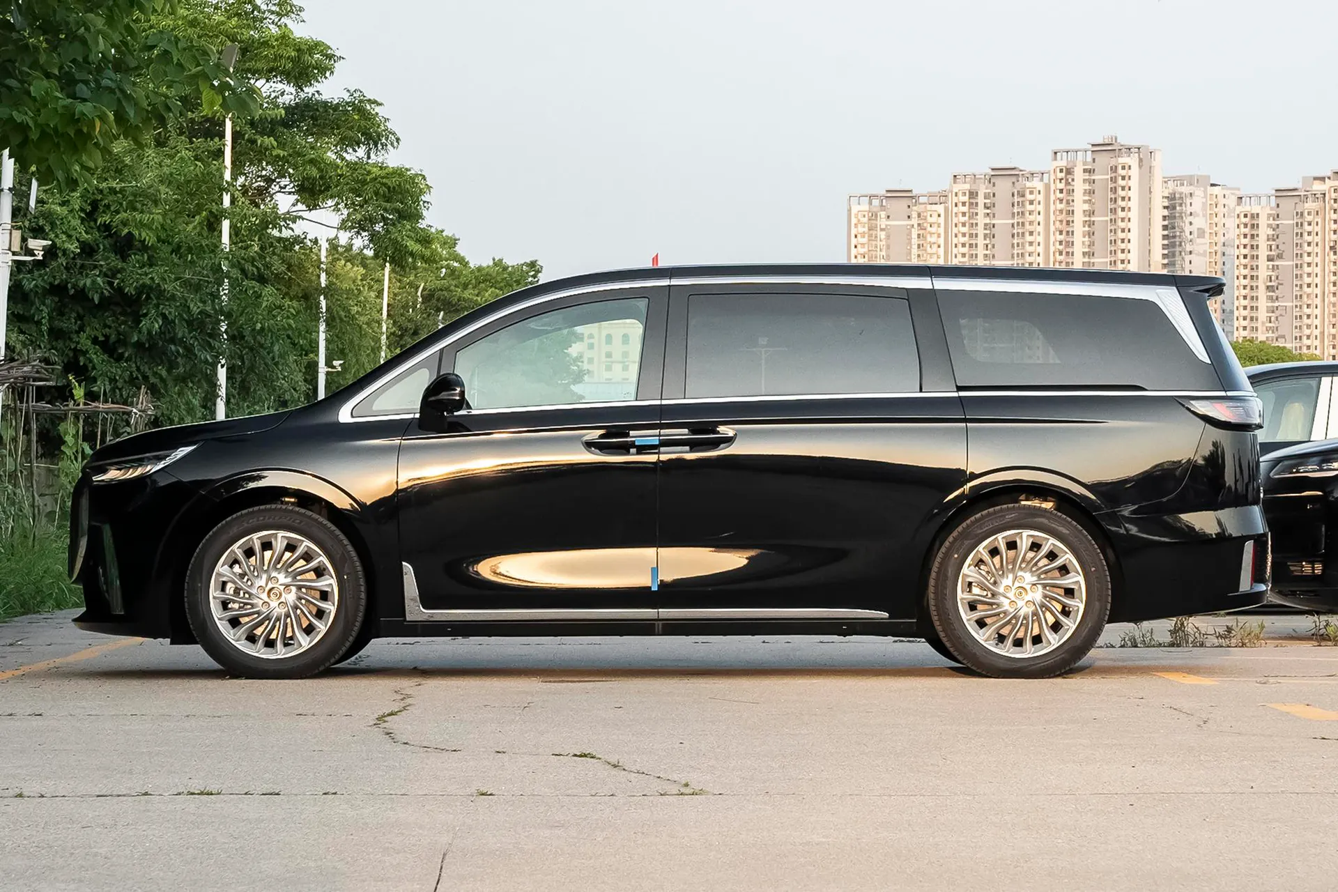  Dreamer EV Long Range Premium